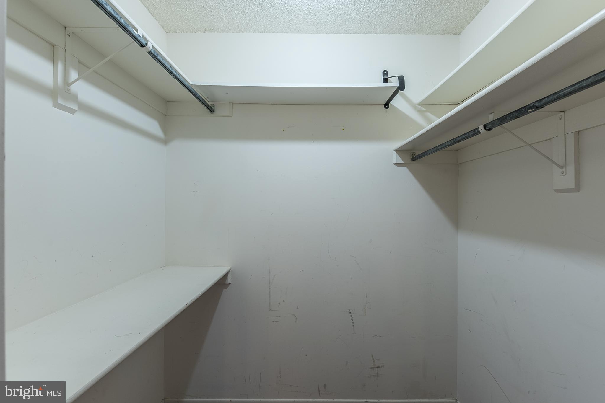 SKYLINE PLAZA - Residential