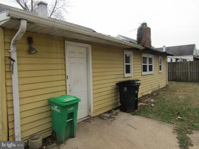 2711 LAKEHURST AVENUE