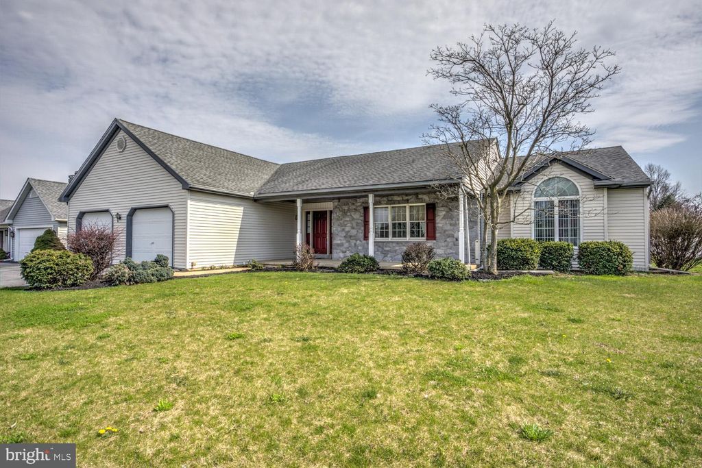 Photo of 232 HAWTHORN ST, NEW HOLLAND, PA 17557 (MLS # PALA2033128)