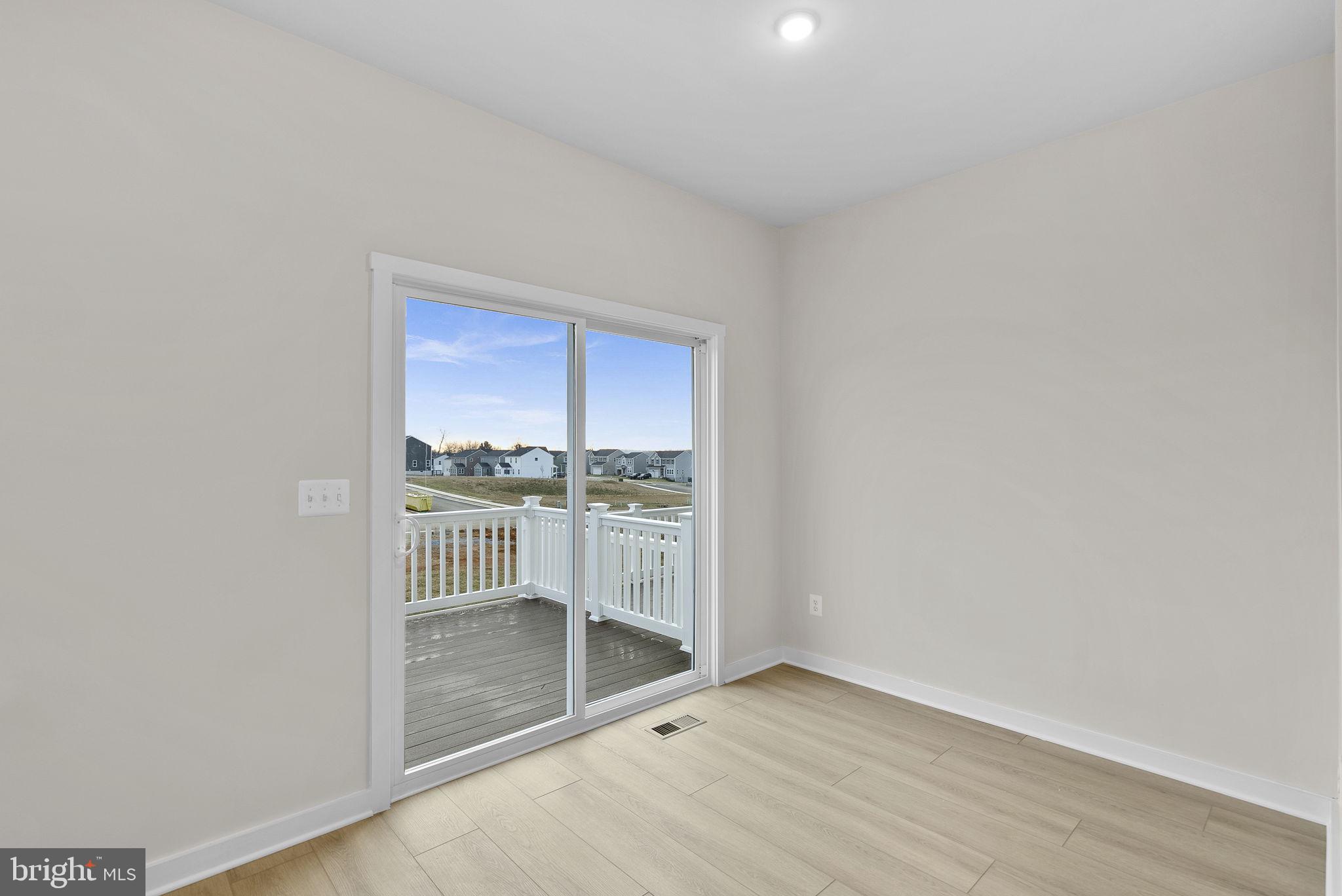 HUNTWELL WEST - Residential