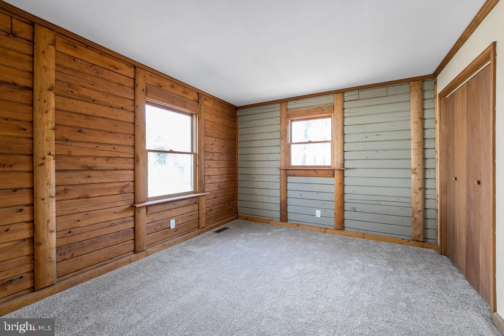 HIDDEN LAKE - Residential