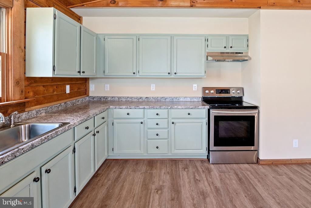 HIDDEN LAKE - Residential