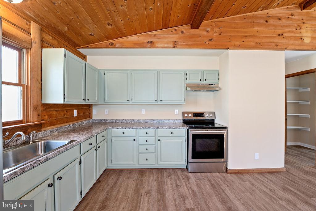 HIDDEN LAKE - Residential