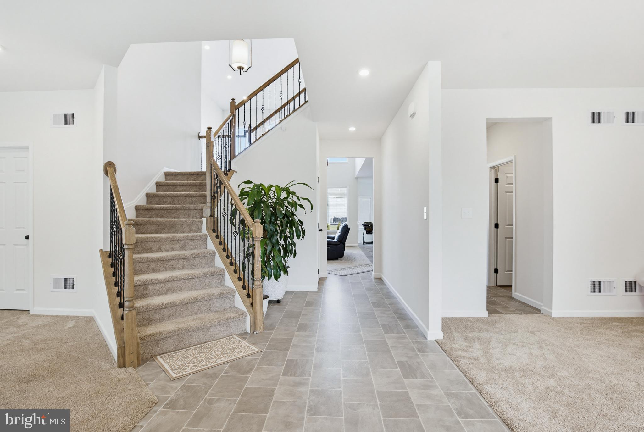 1525 VILLAGE ROAD