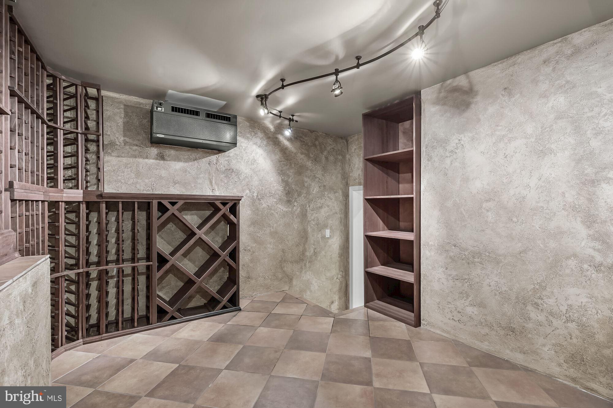 WESTMORELAND HILLS - Residential