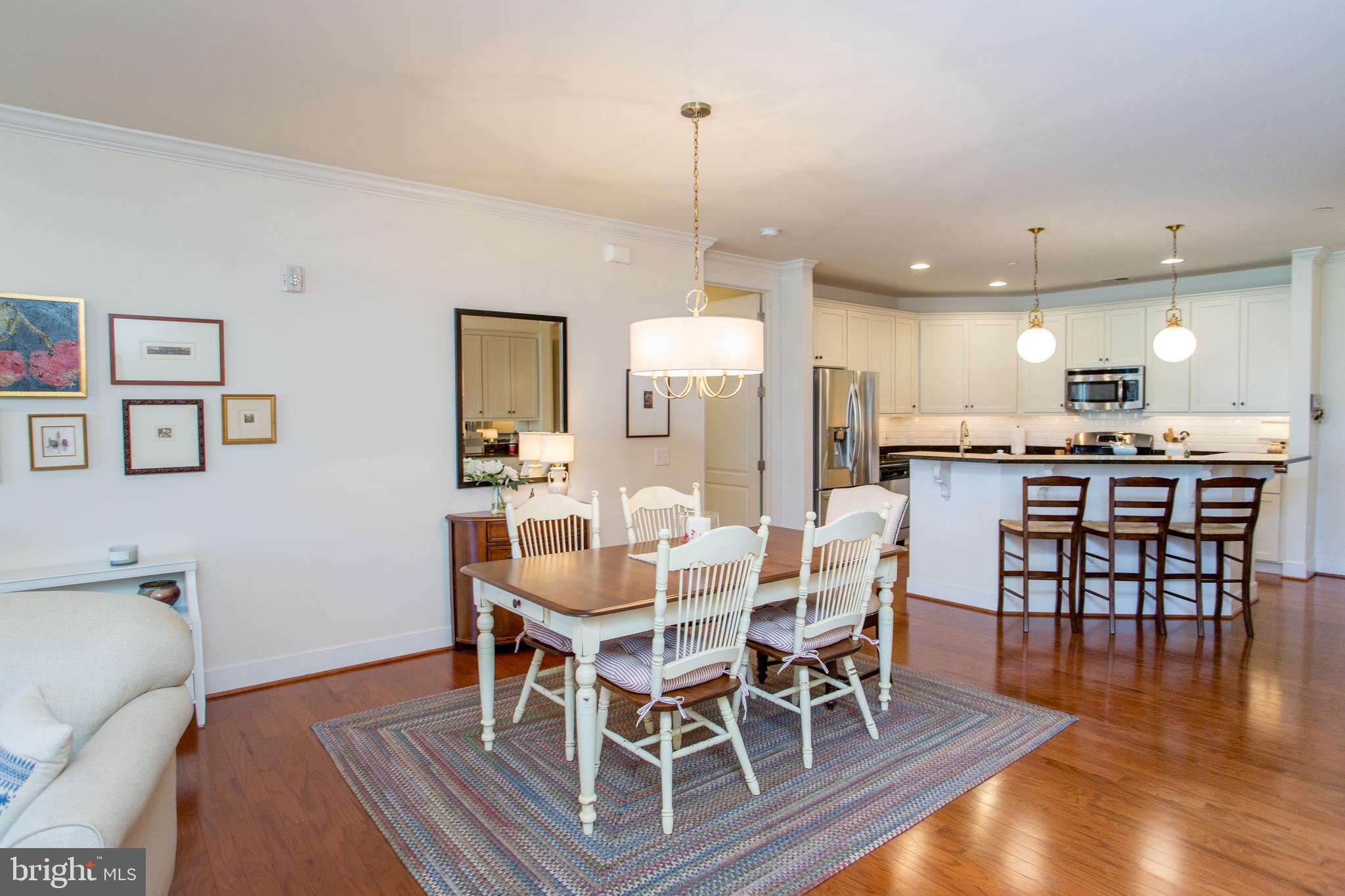 MERIDIAN VALLEY SQ - Residential