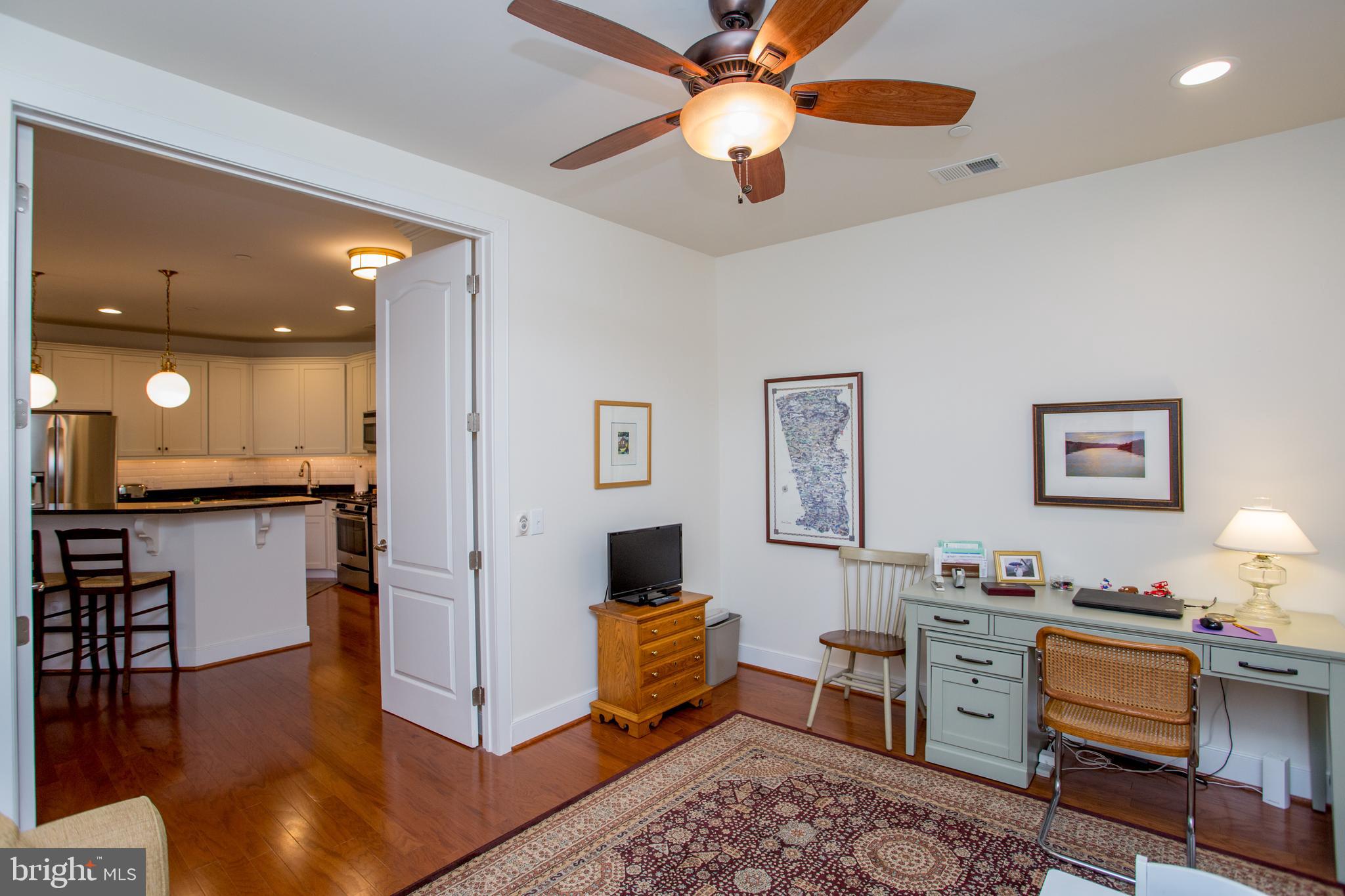 MERIDIAN VALLEY SQ - Residential