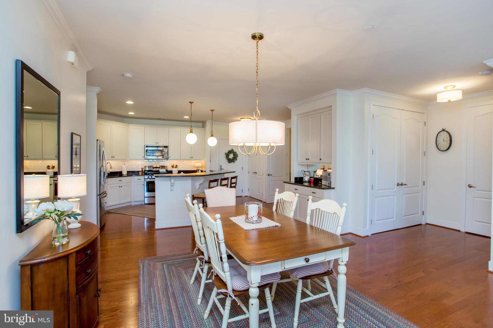 MERIDIAN VALLEY SQ - Residential