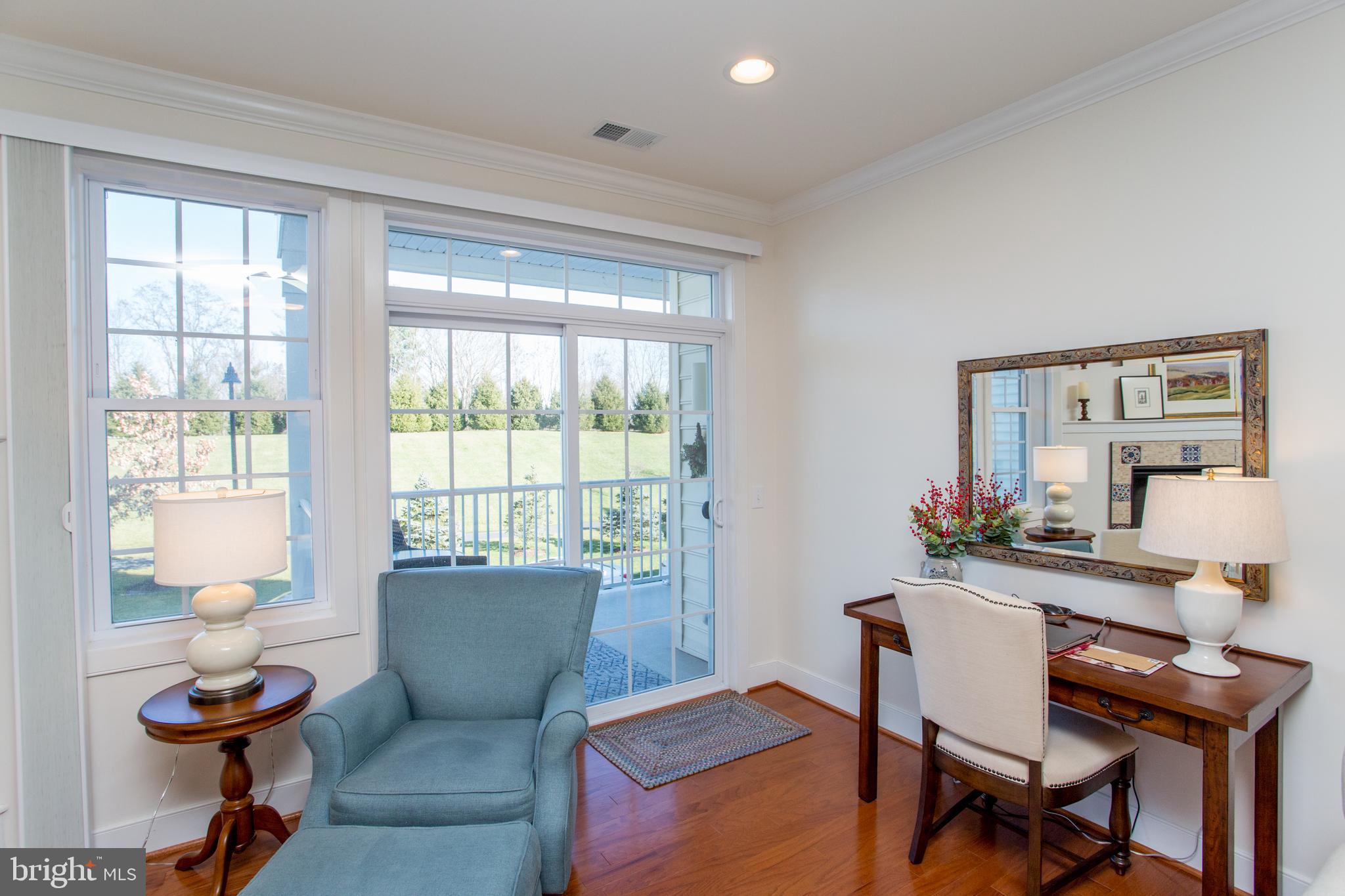 MERIDIAN VALLEY SQ - Residential