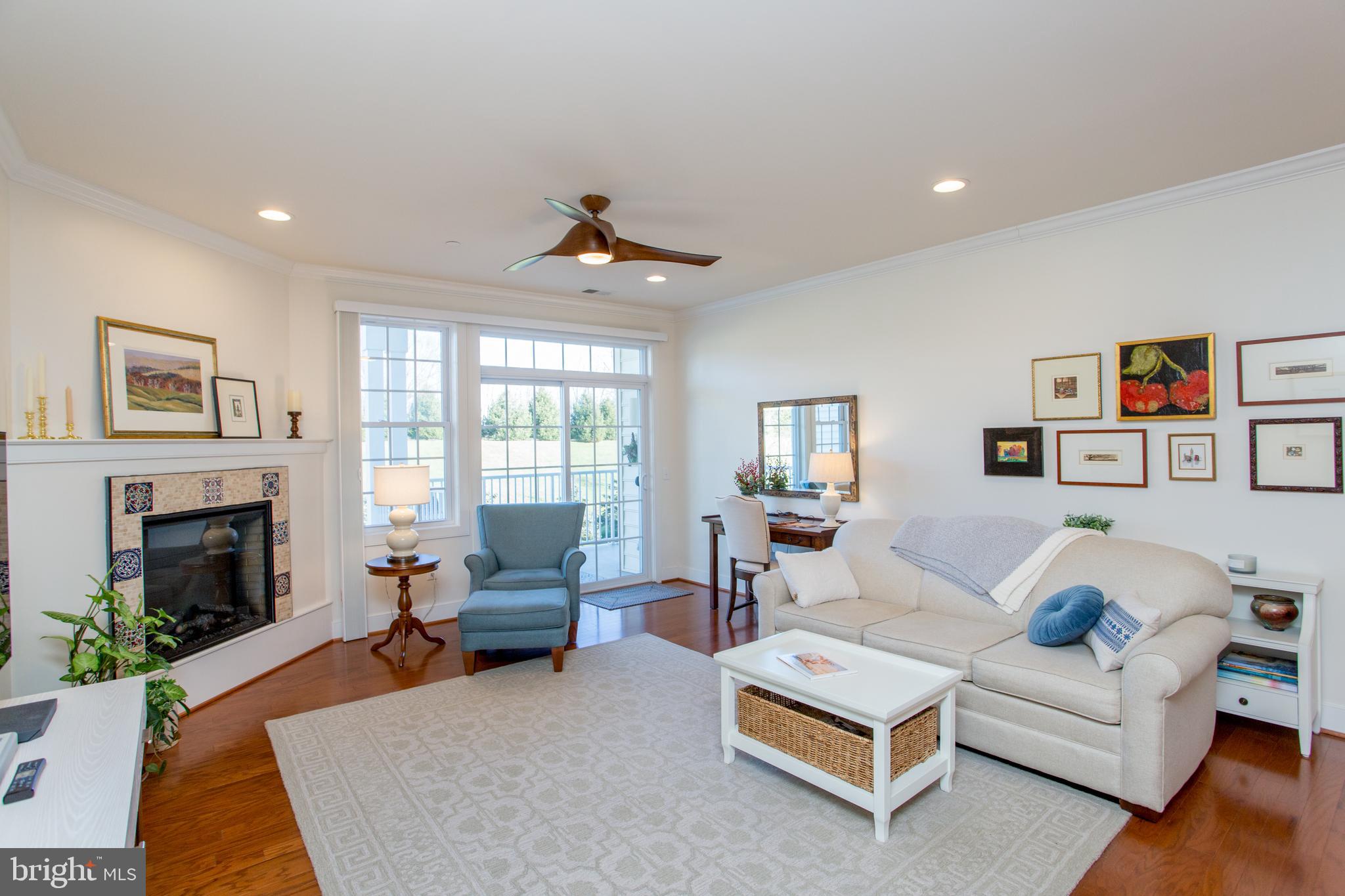 MERIDIAN VALLEY SQ - Residential