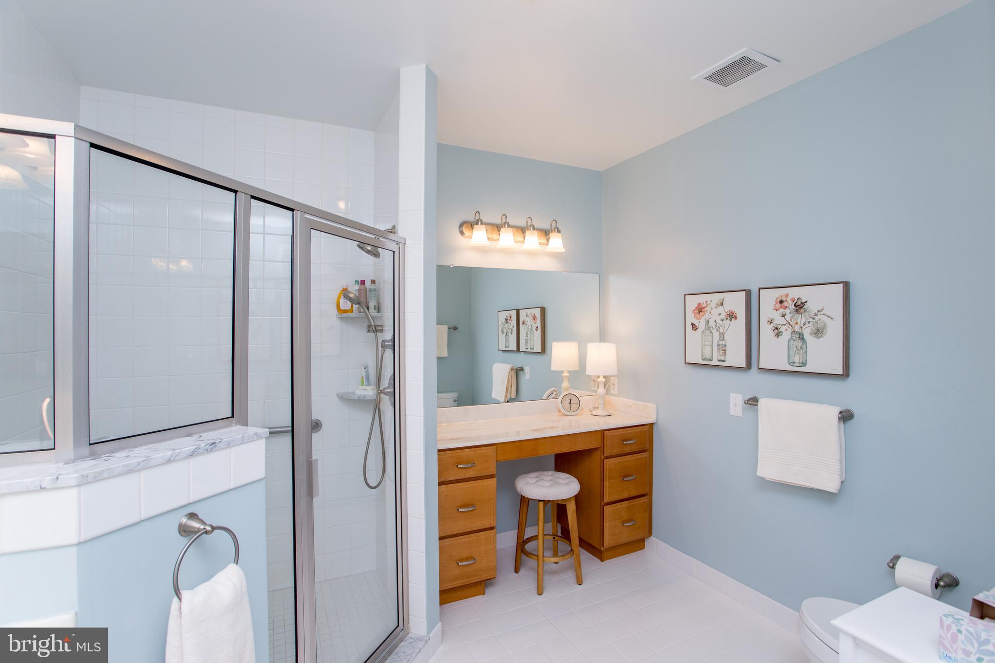 MERIDIAN VALLEY SQ - Residential