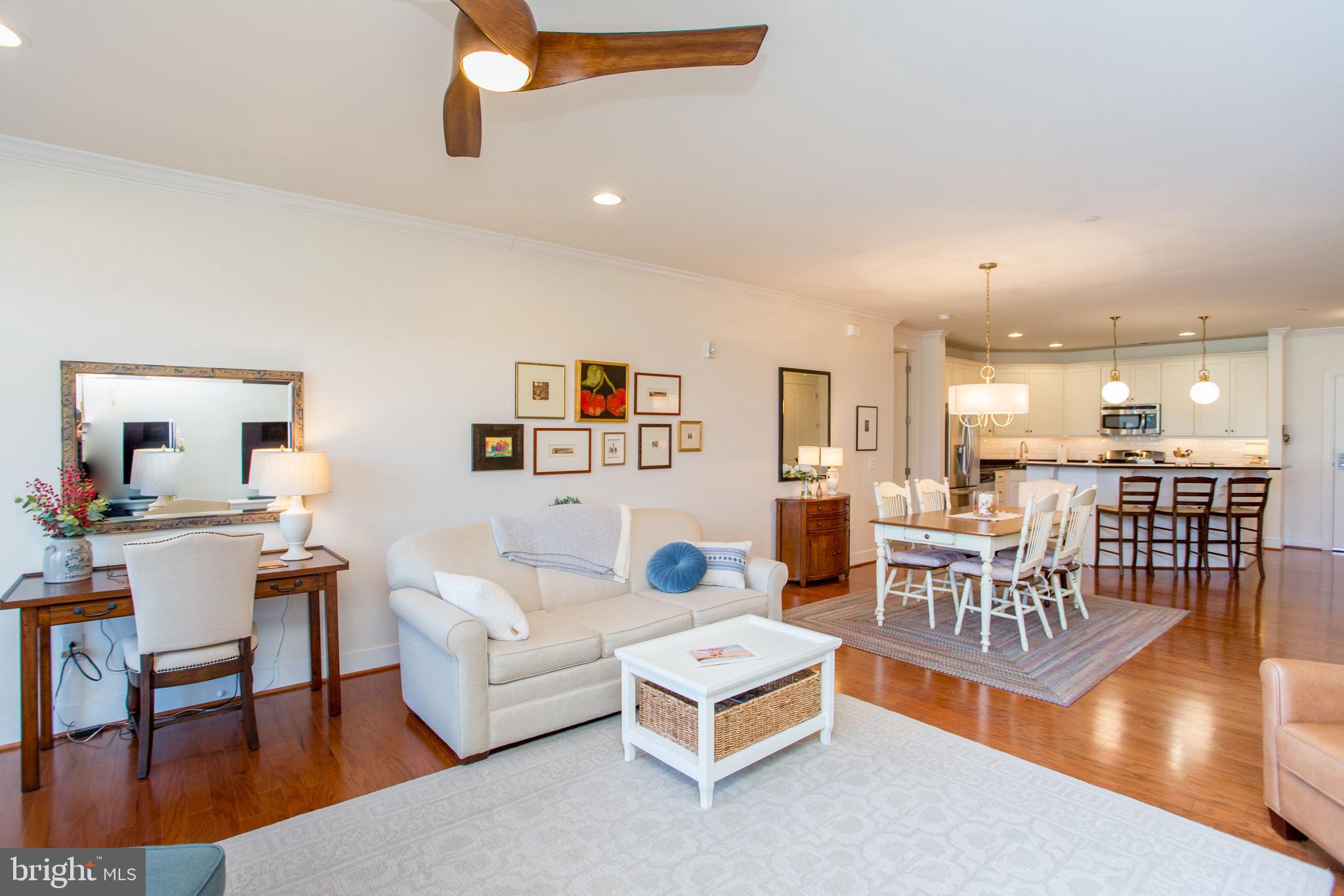 MERIDIAN VALLEY SQ - Residential