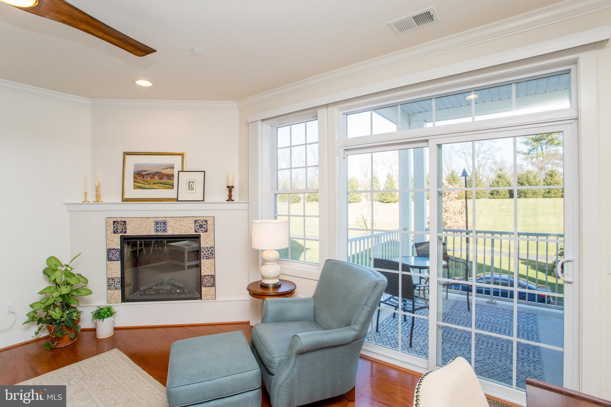 MERIDIAN VALLEY SQ - Residential