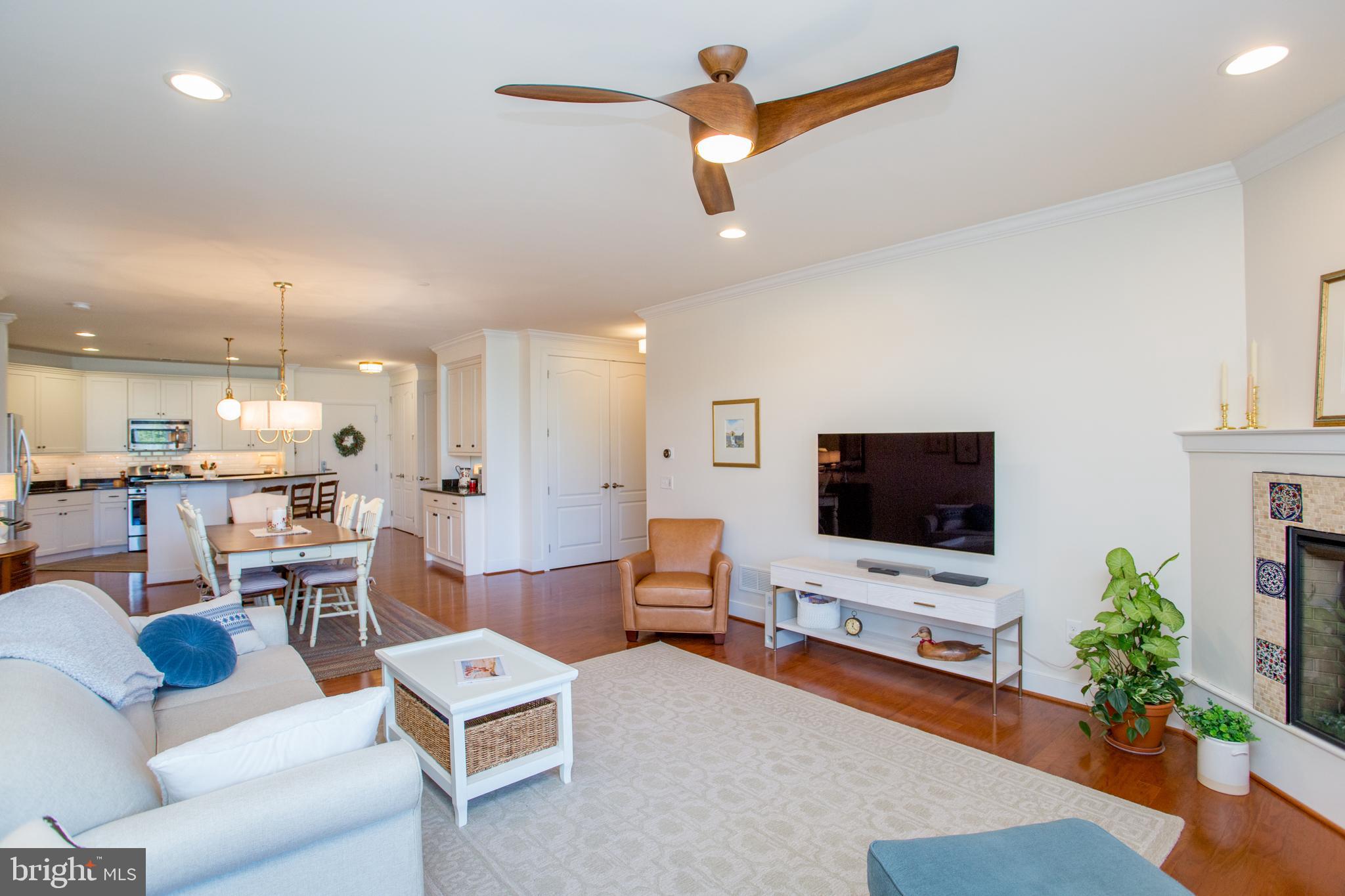 MERIDIAN VALLEY SQ - Residential