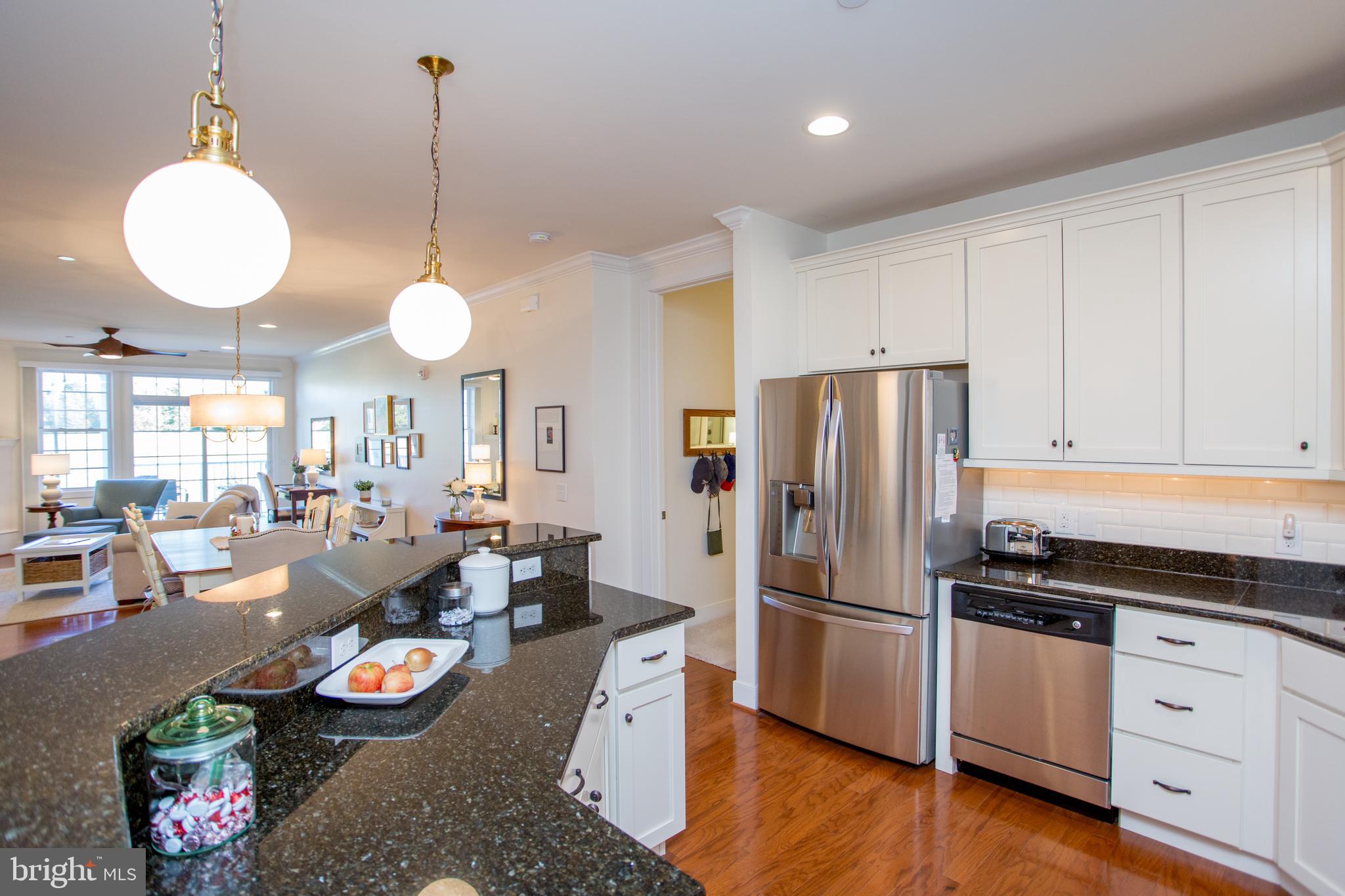 MERIDIAN VALLEY SQ - Residential