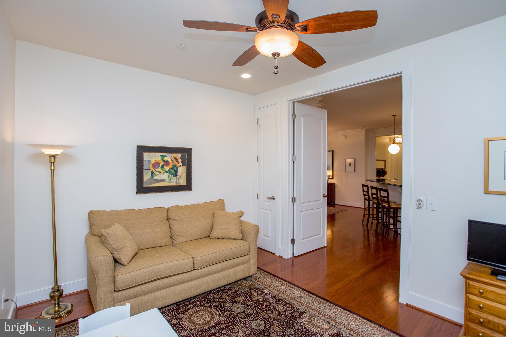 MERIDIAN VALLEY SQ - Residential