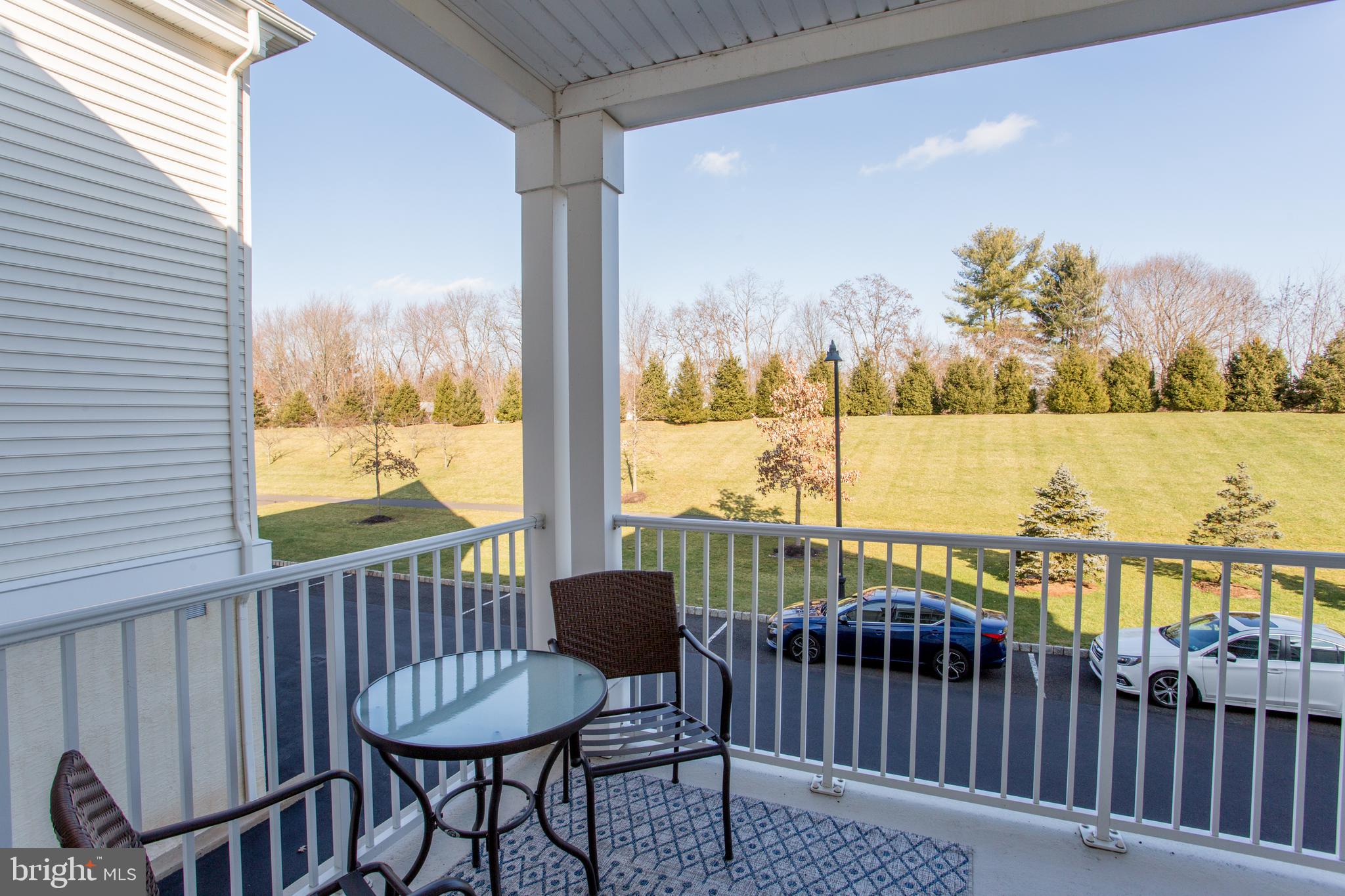 MERIDIAN VALLEY SQ - Residential