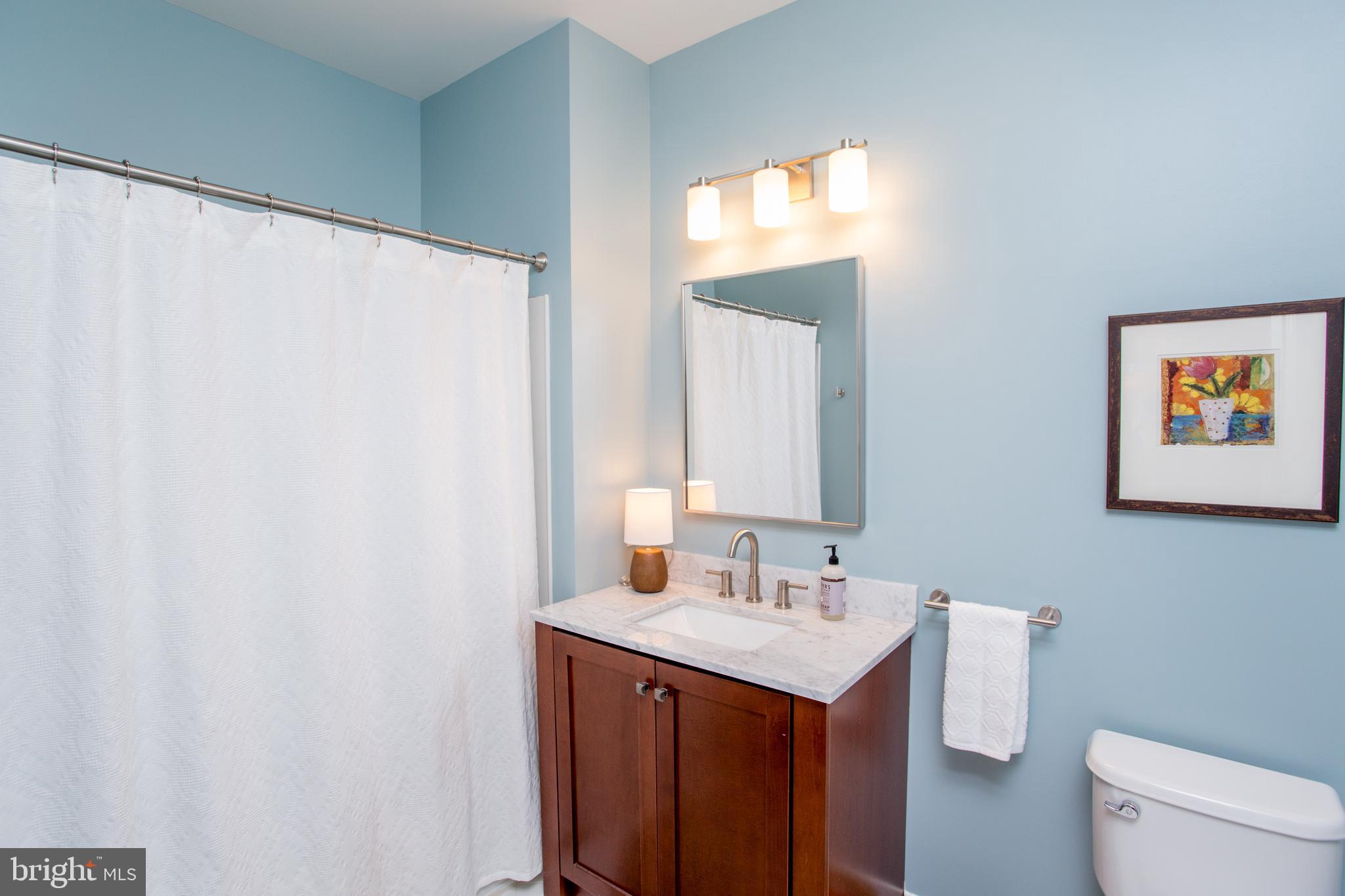 MERIDIAN VALLEY SQ - Residential