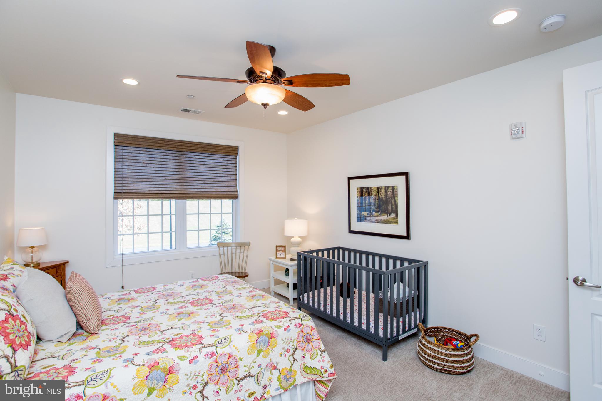 MERIDIAN VALLEY SQ - Residential