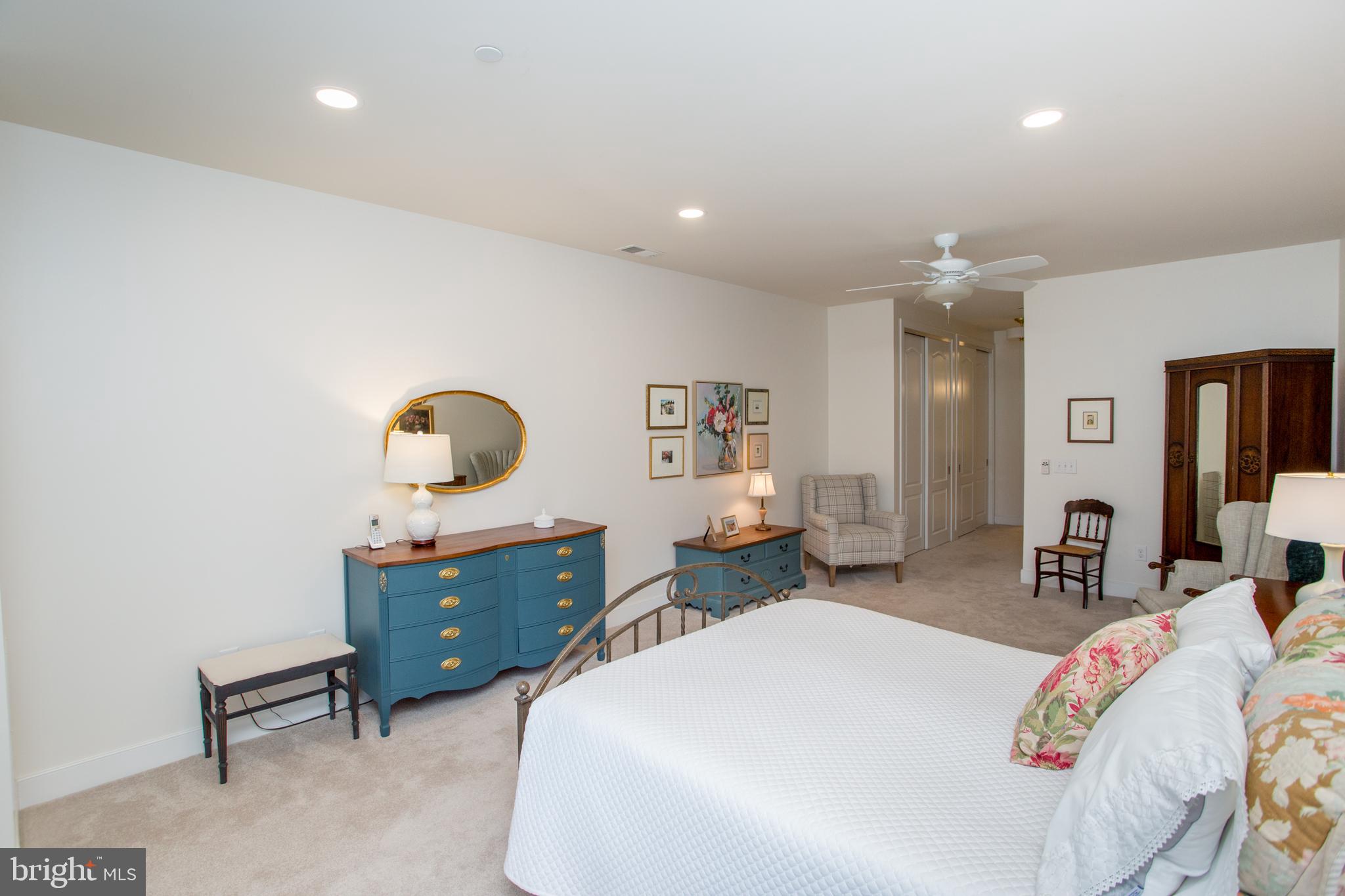 MERIDIAN VALLEY SQ - Residential