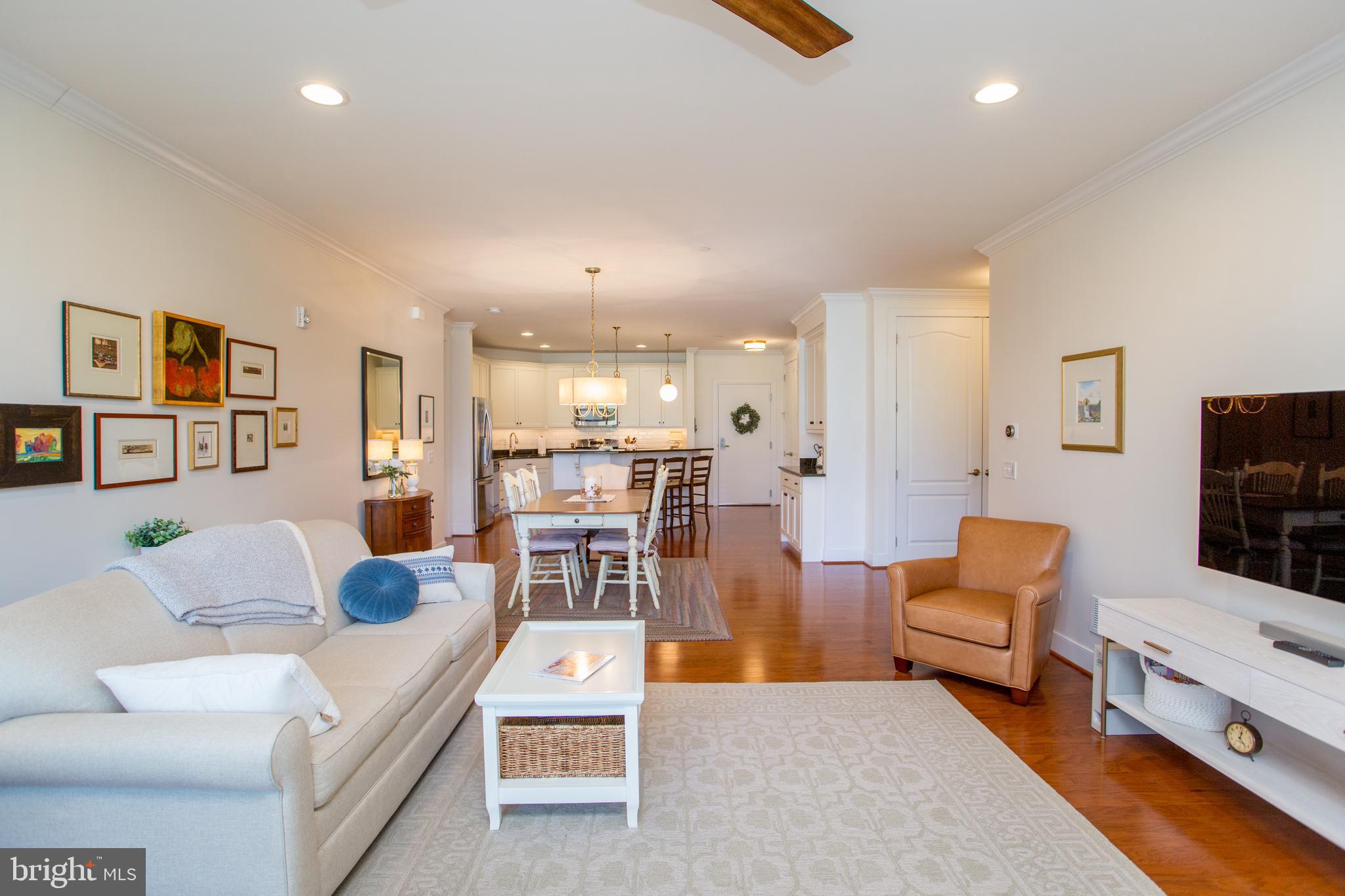 MERIDIAN VALLEY SQ - Residential