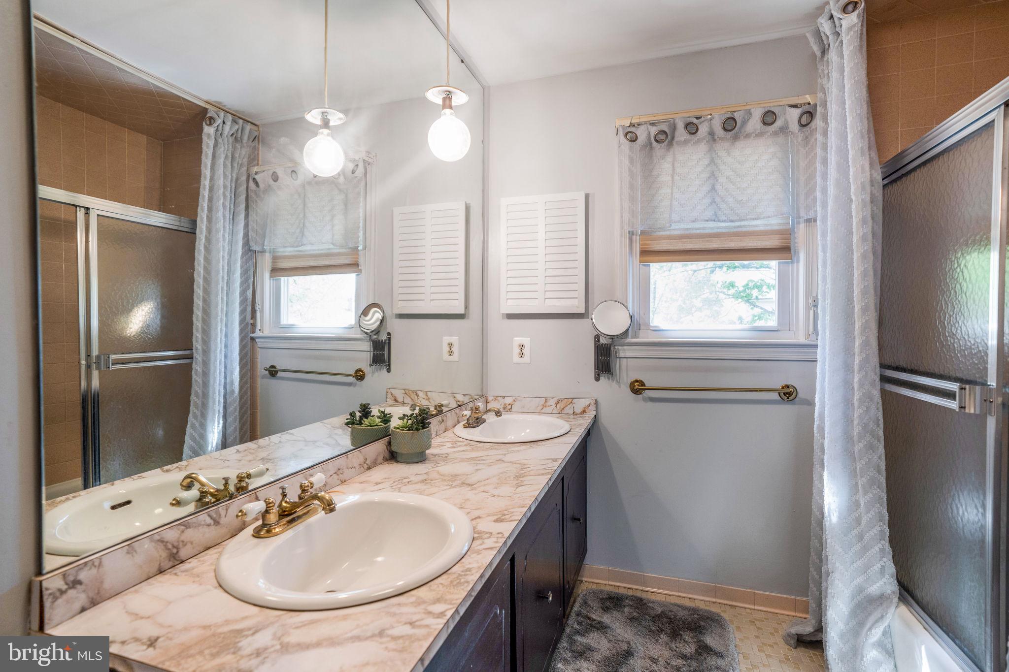 STONEGATE - Residential