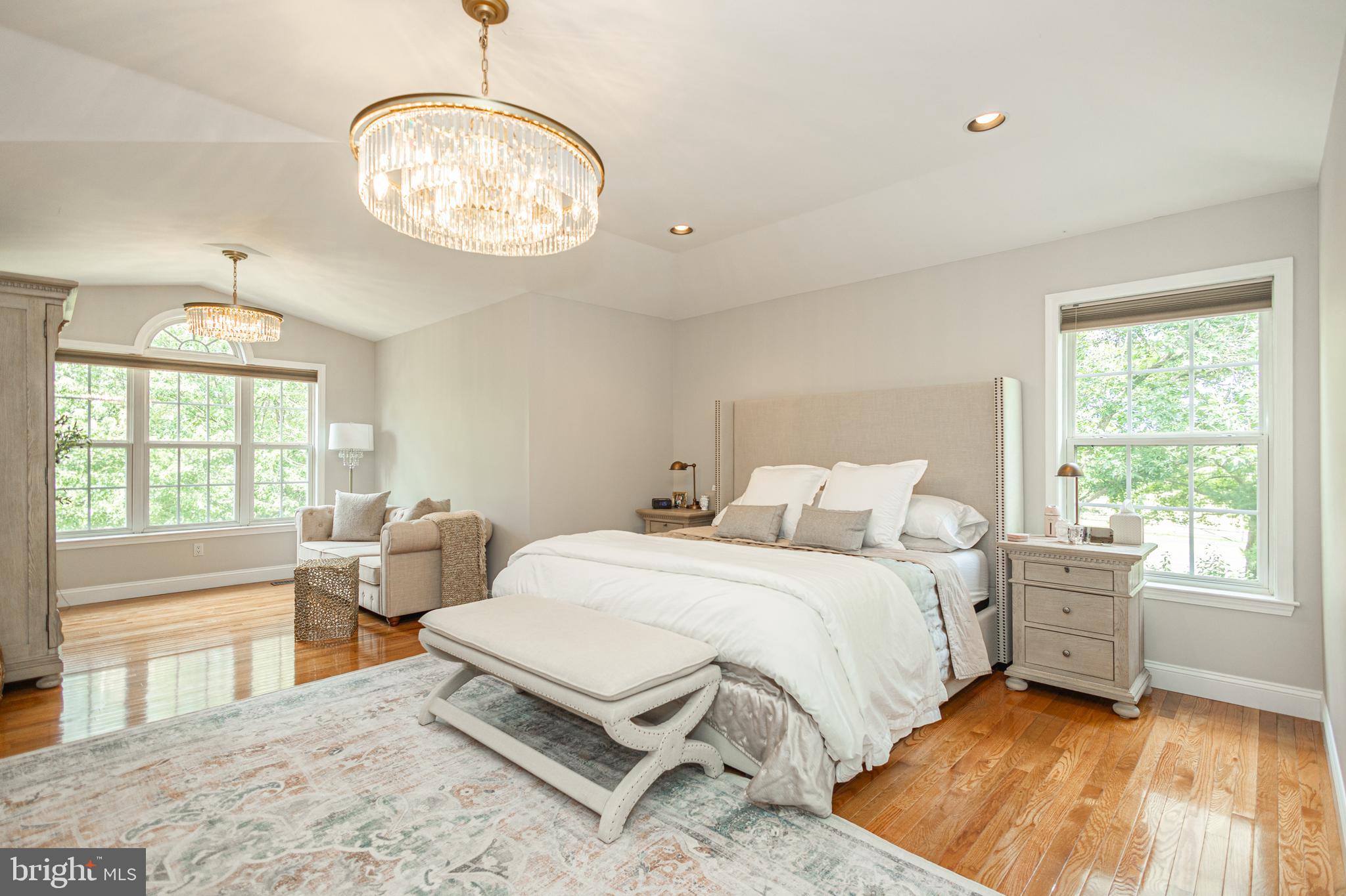 LONGSHORE ESTS - Residential