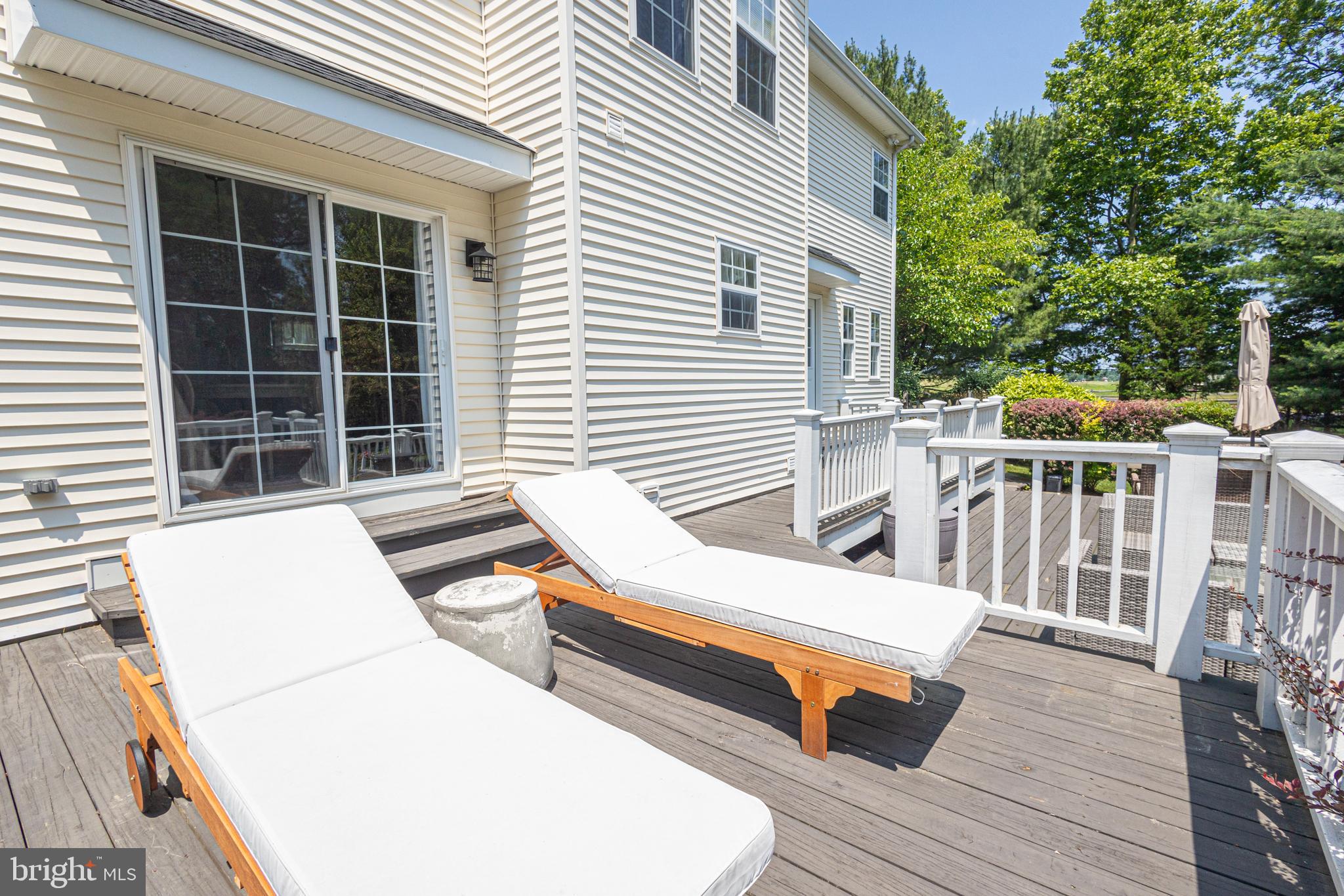 LONGSHORE ESTS - Residential