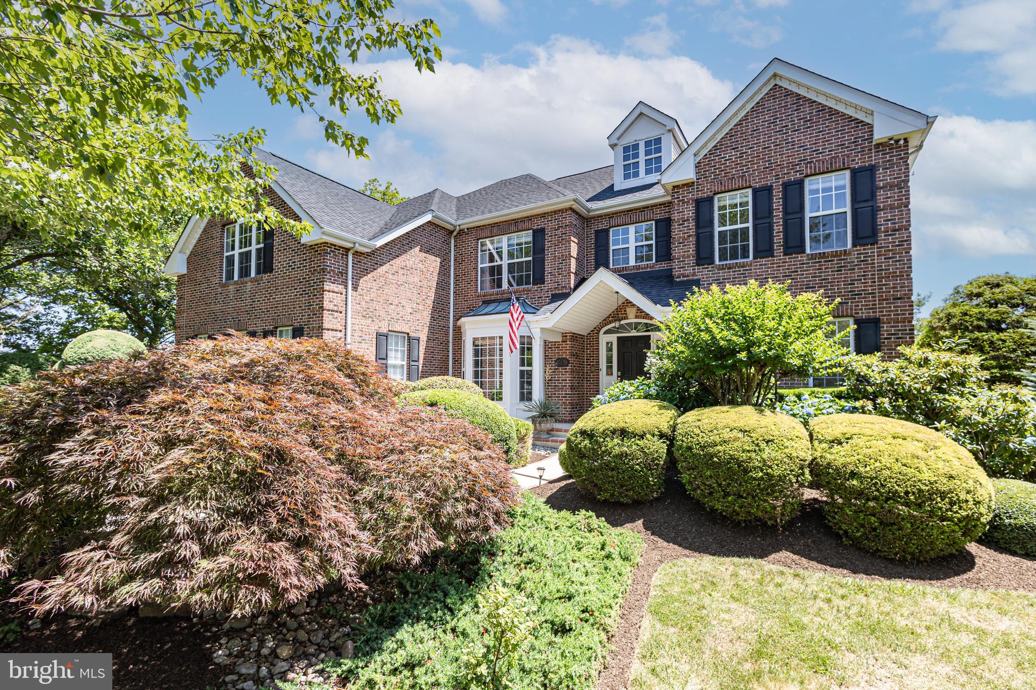 LONGSHORE ESTS - Residential