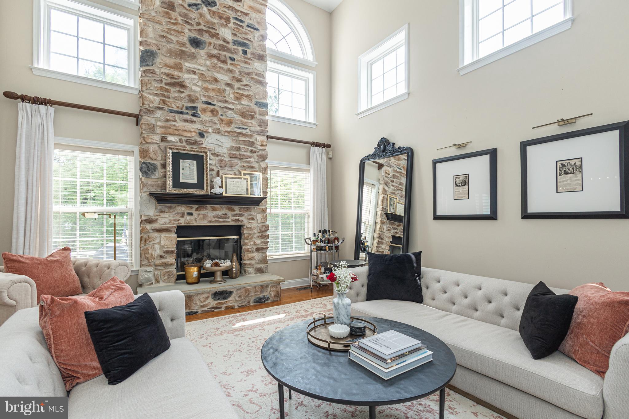 LONGSHORE ESTS - Residential