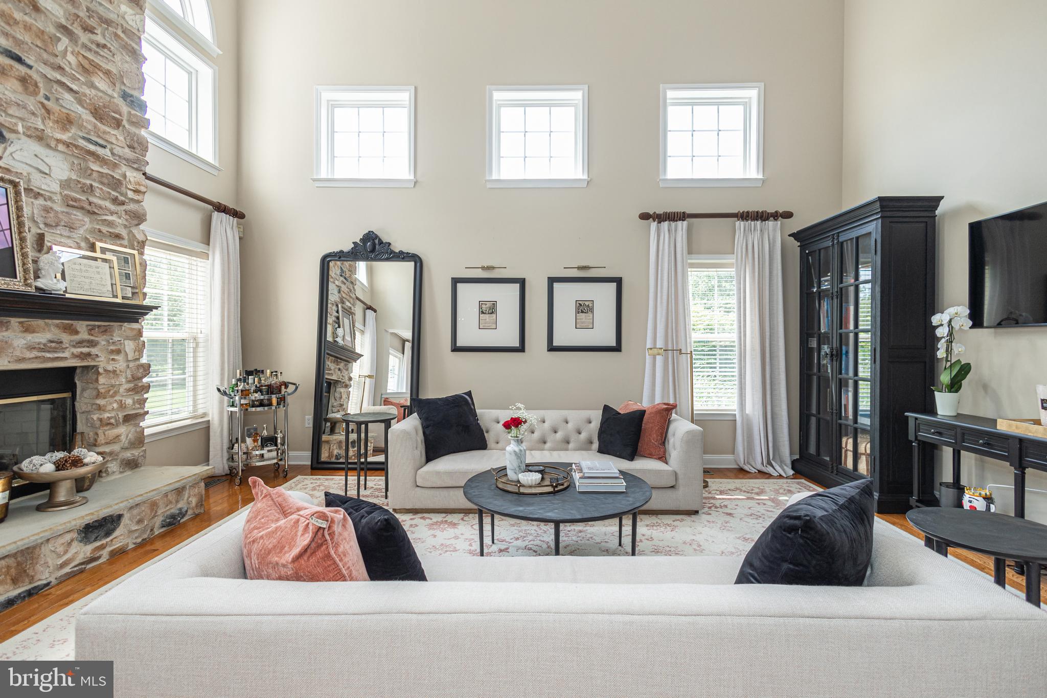 LONGSHORE ESTS - Residential