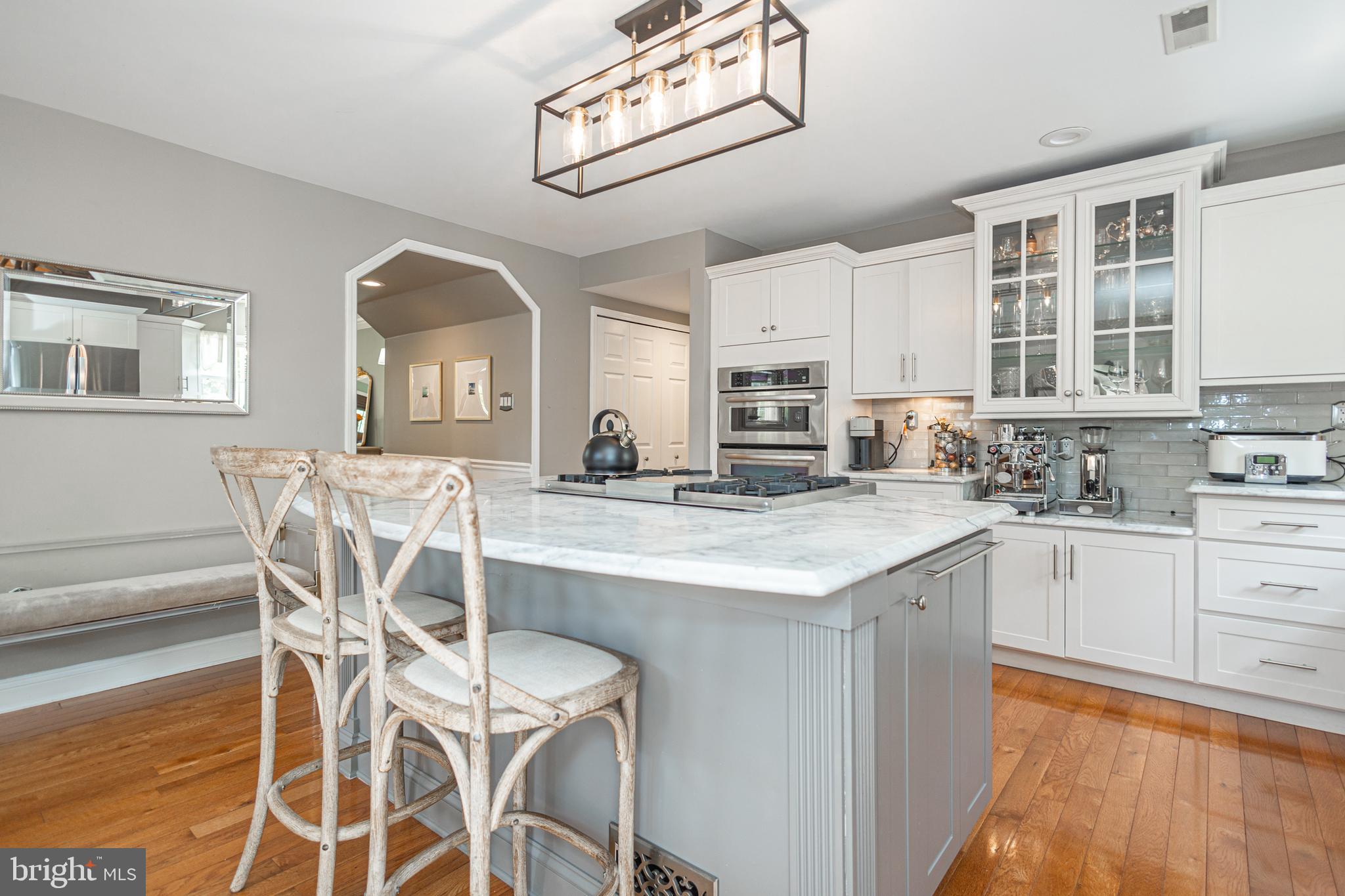 LONGSHORE ESTS - Residential