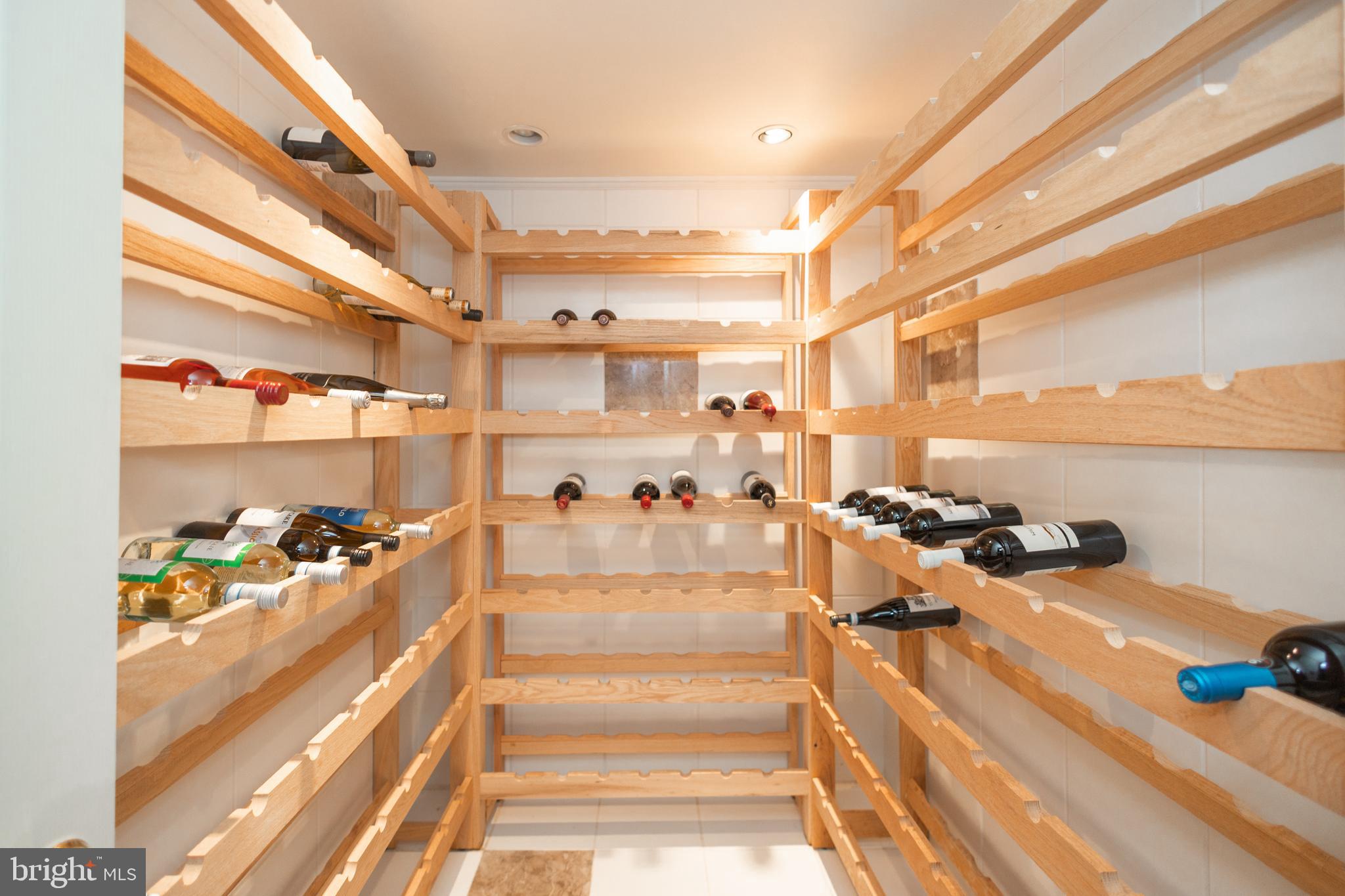 LONGSHORE ESTS - Residential