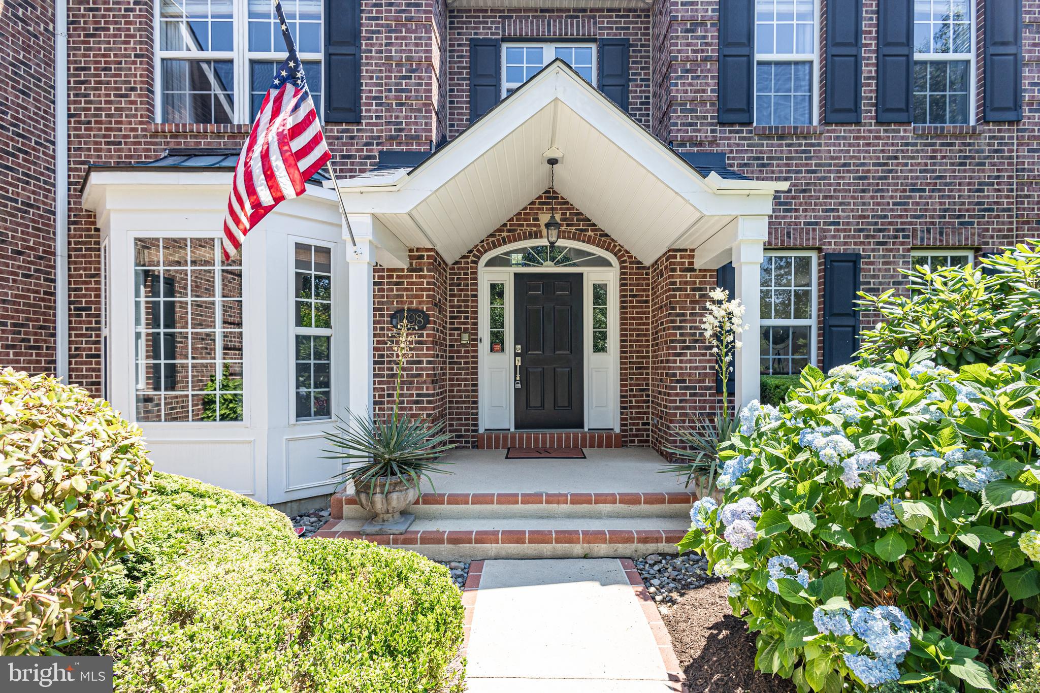 LONGSHORE ESTS - Residential