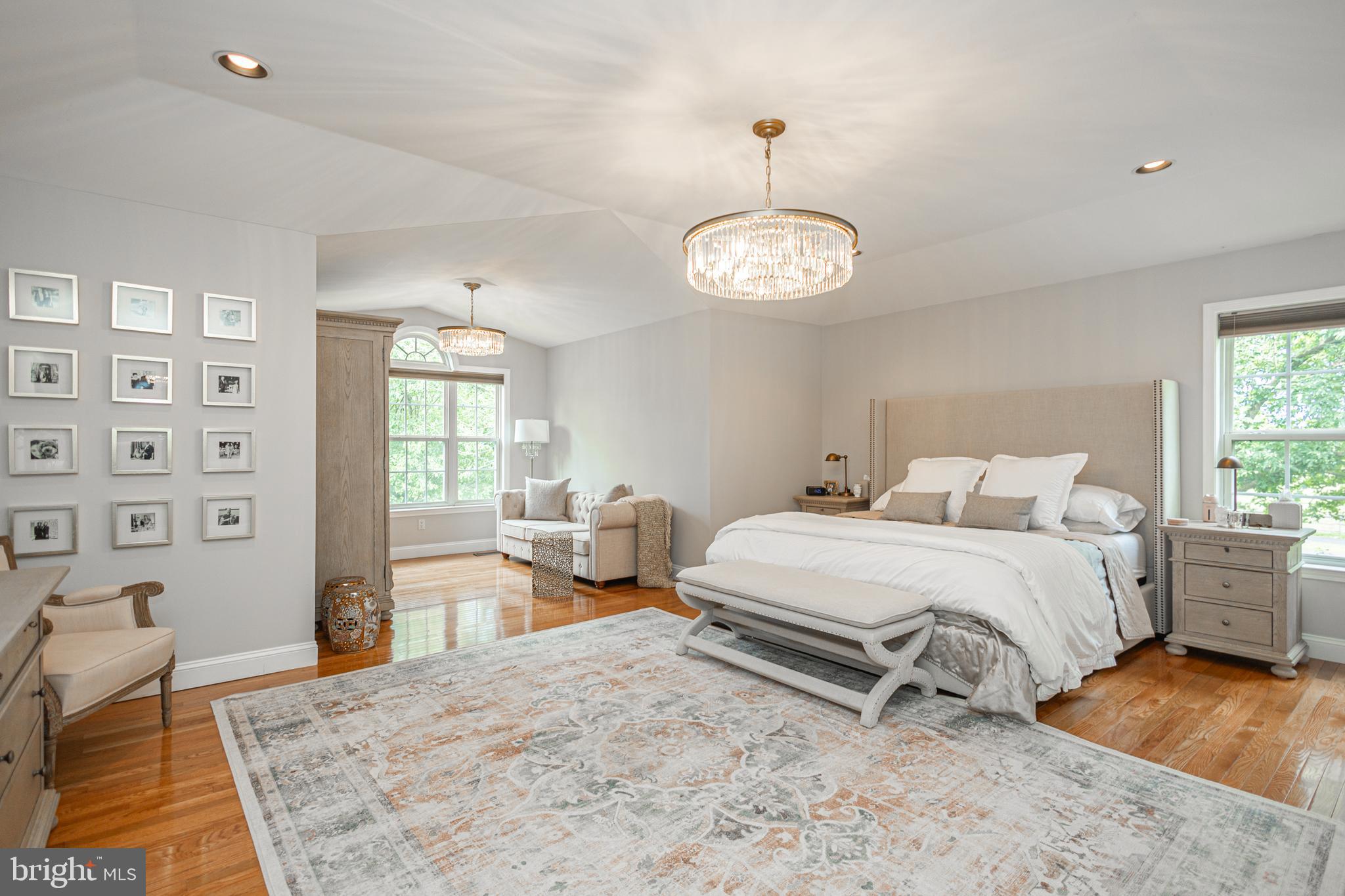 LONGSHORE ESTS - Residential