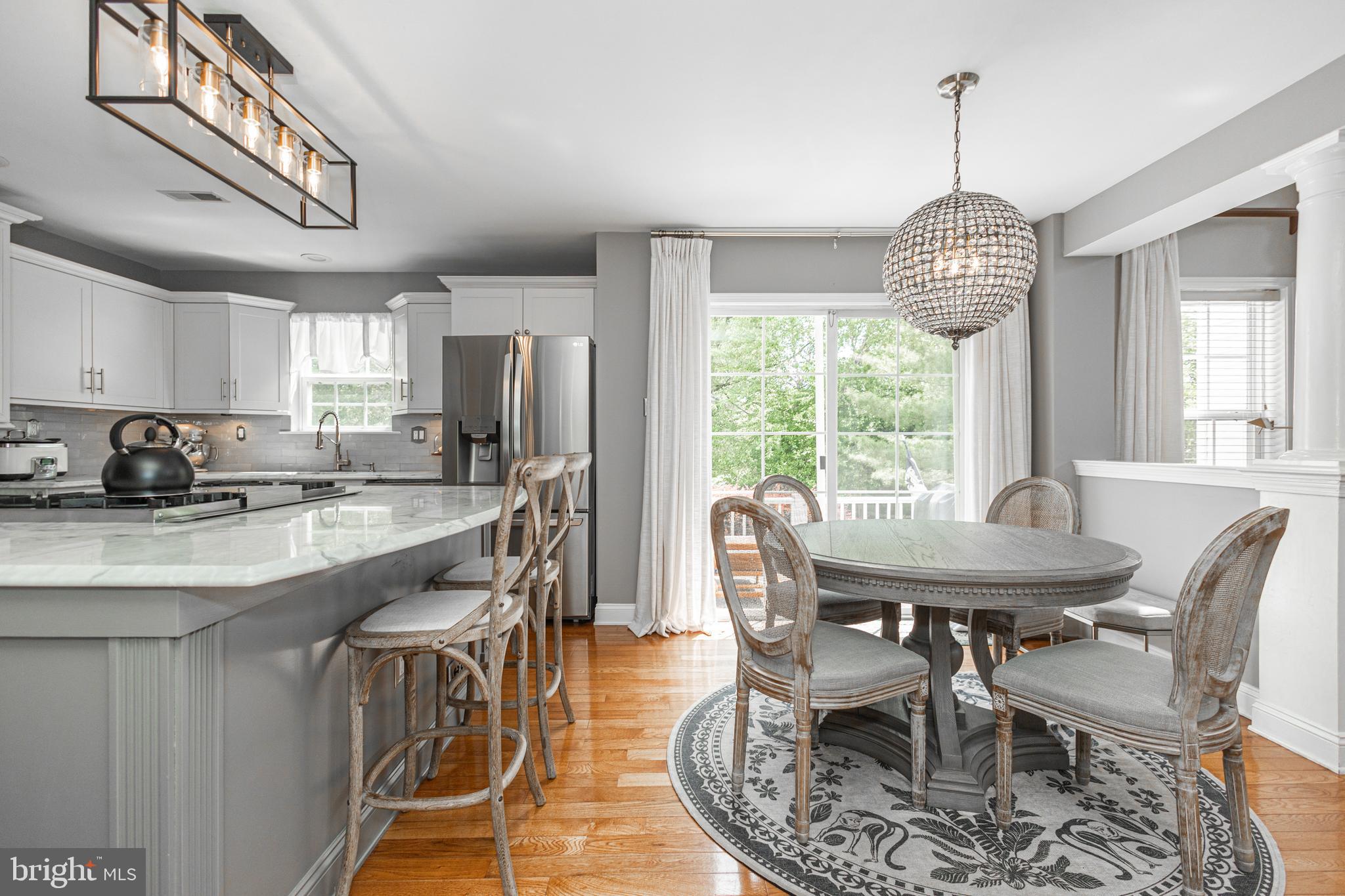 LONGSHORE ESTS - Residential