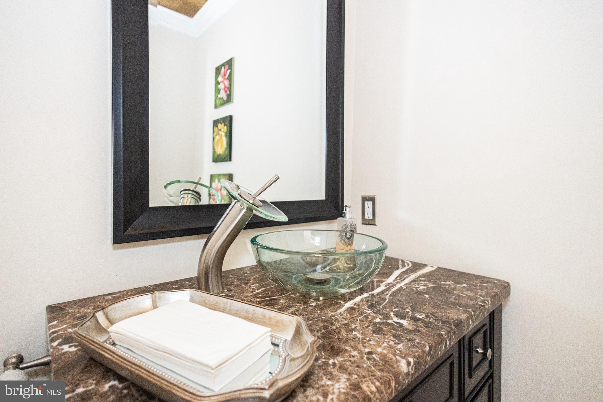 LONGSHORE ESTS - Residential