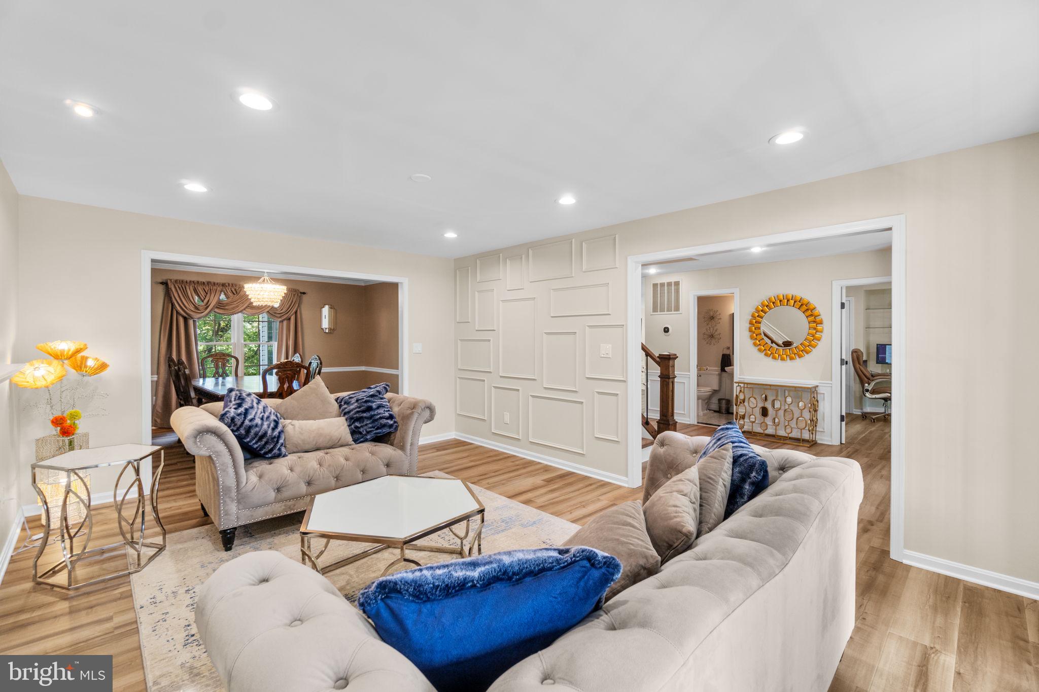 7803 BREAKSTONE COURT