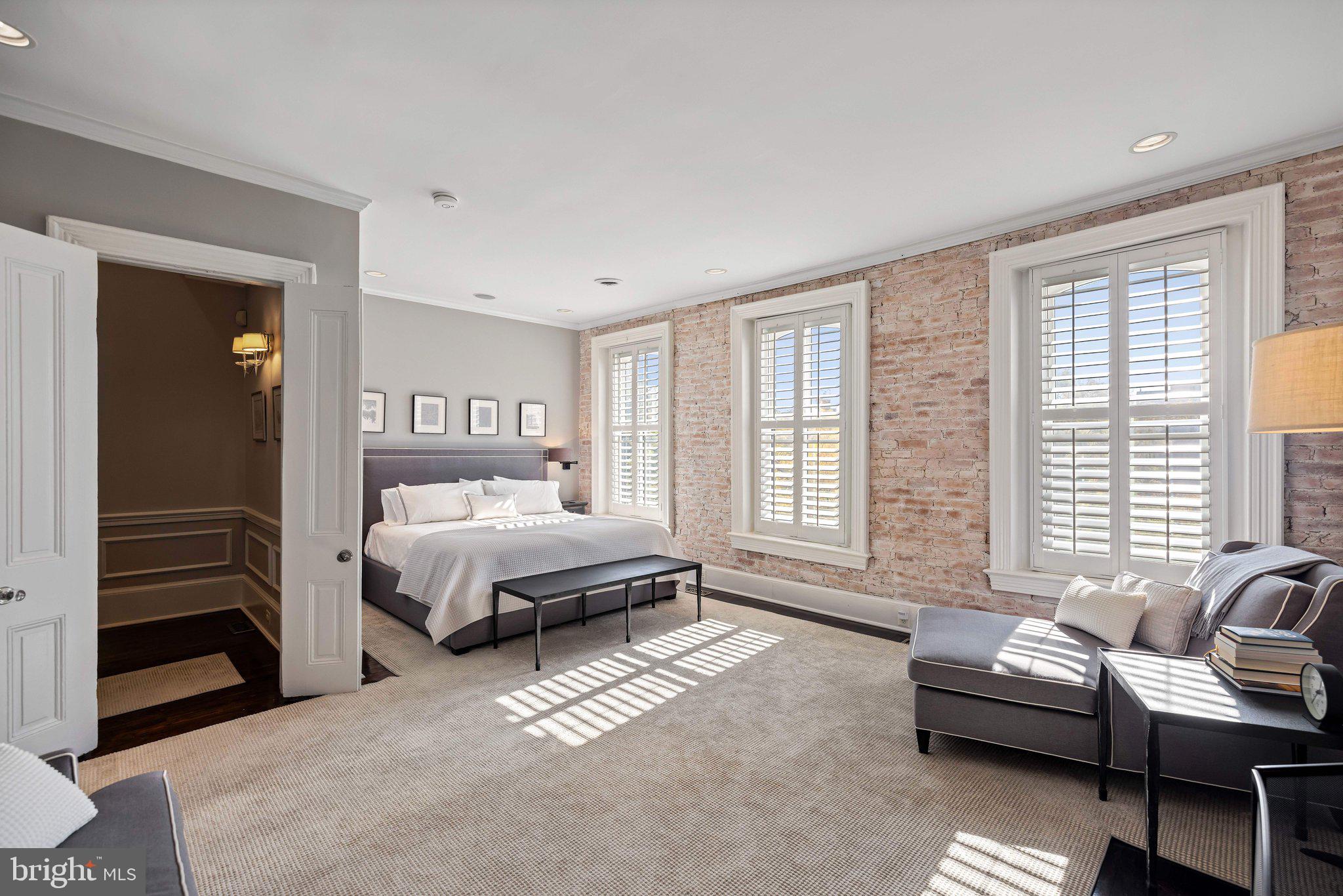 LOGAN CIRCLE - Residential