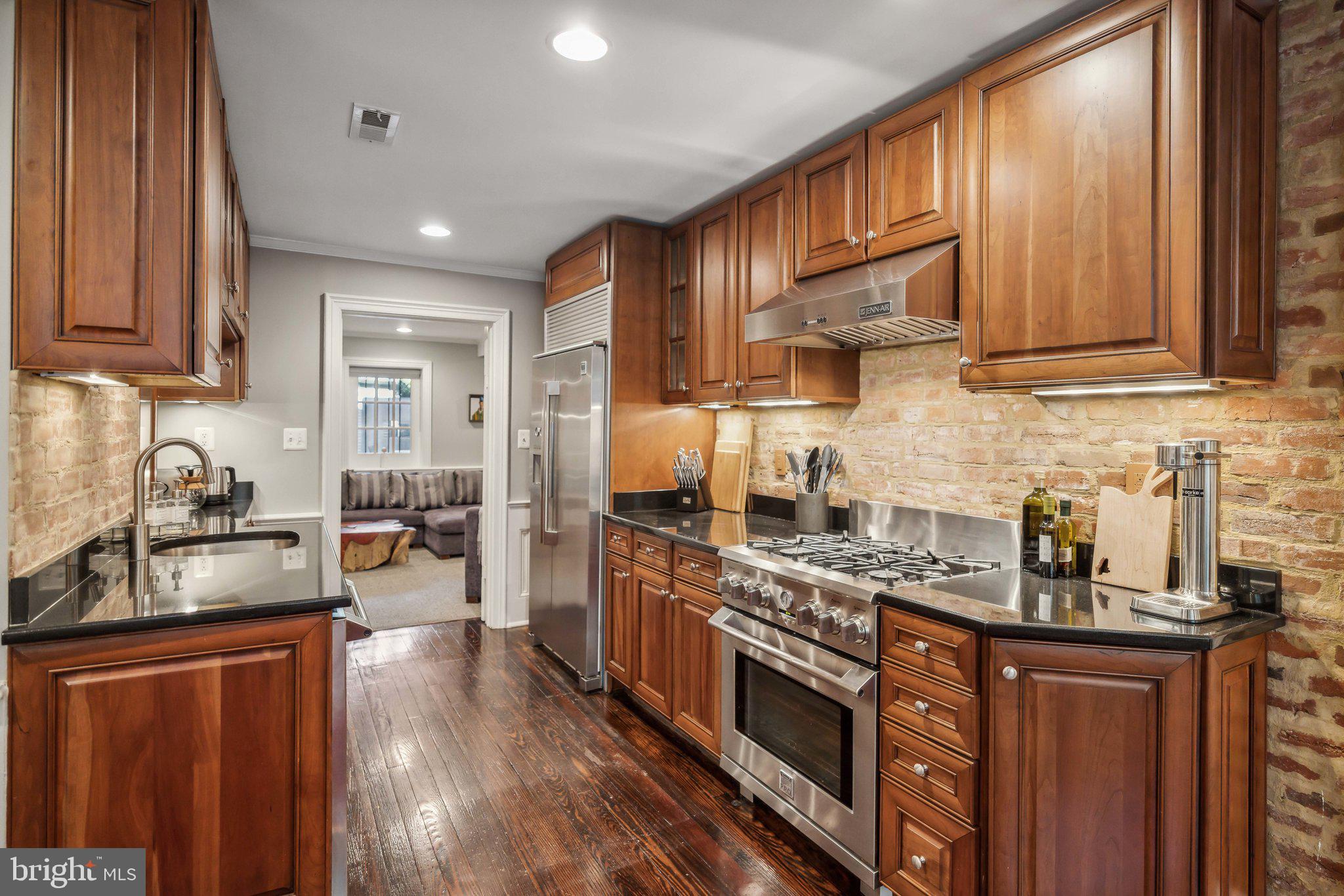 LOGAN CIRCLE - Residential