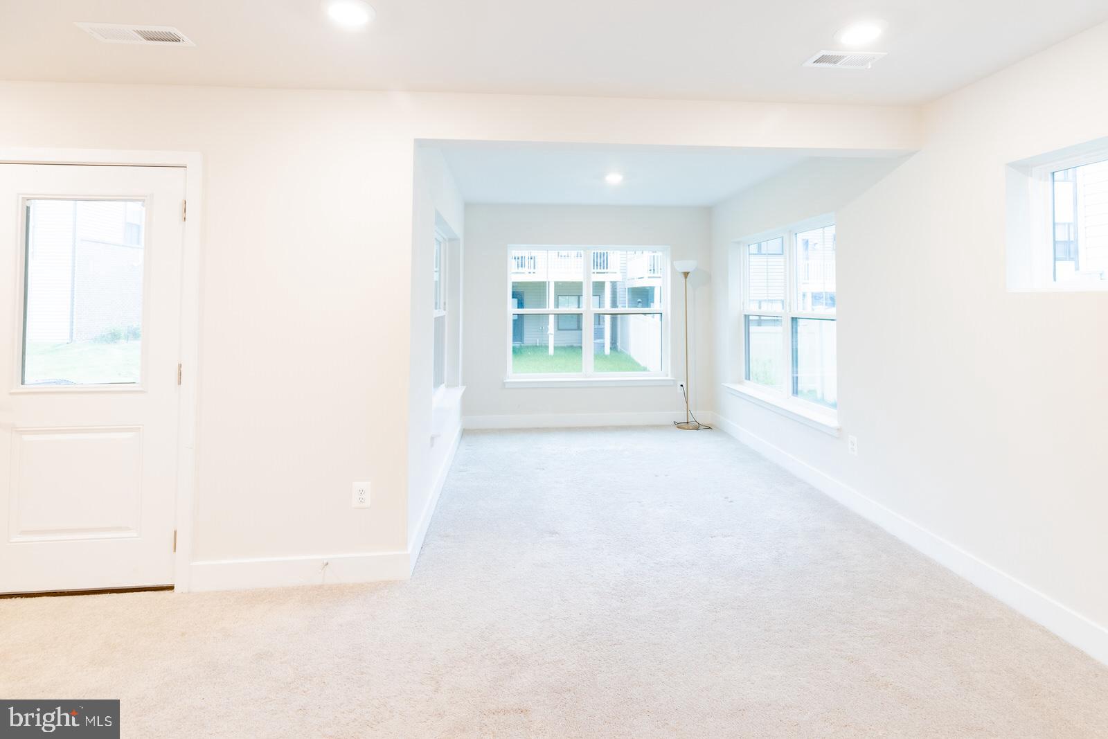 TANYARD SHORES - Residential