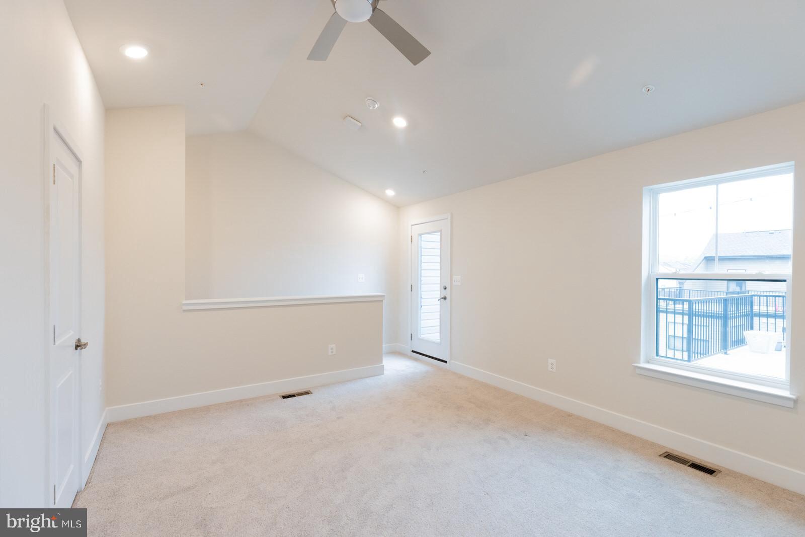 TANYARD SHORES - Residential