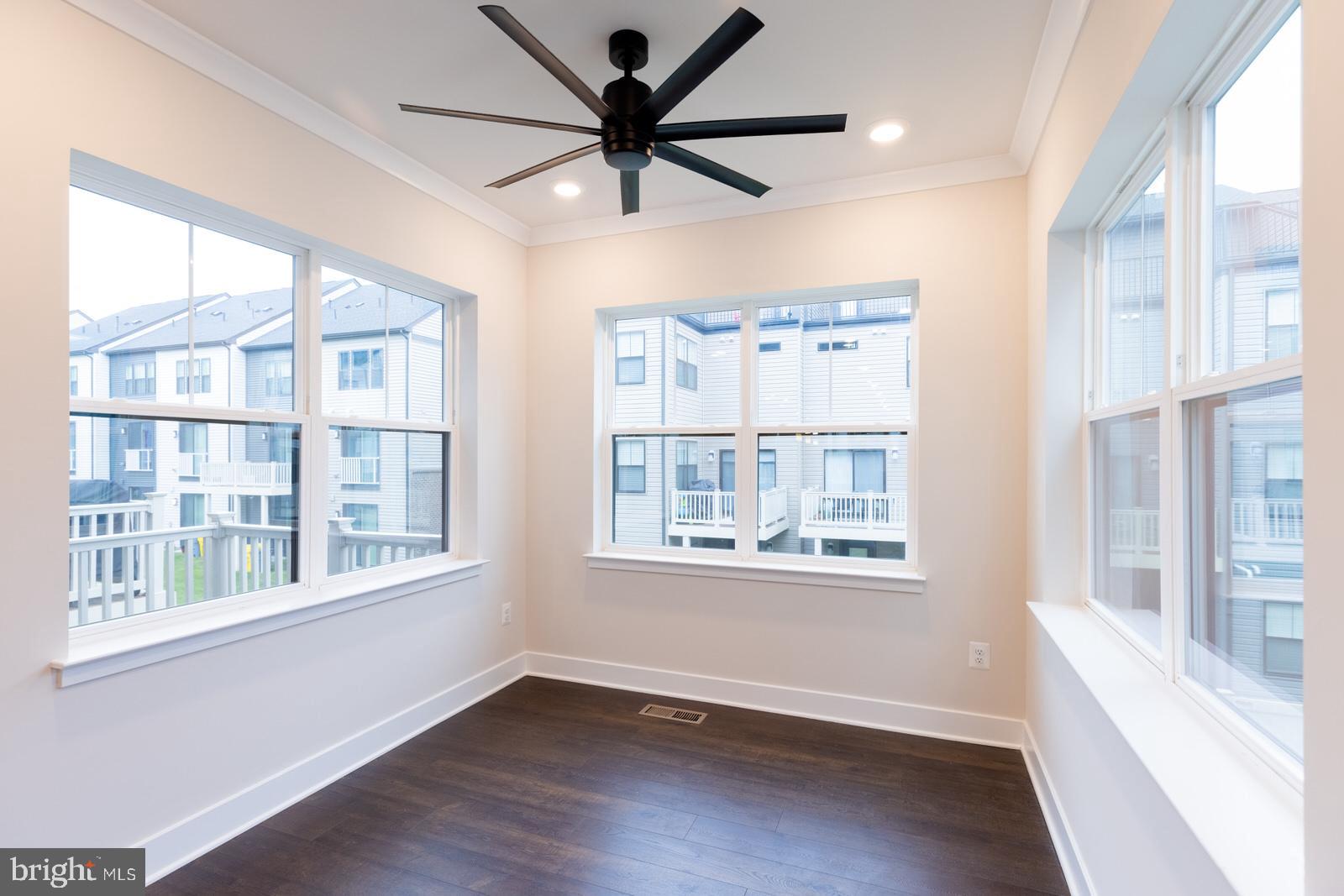 TANYARD SHORES - Residential