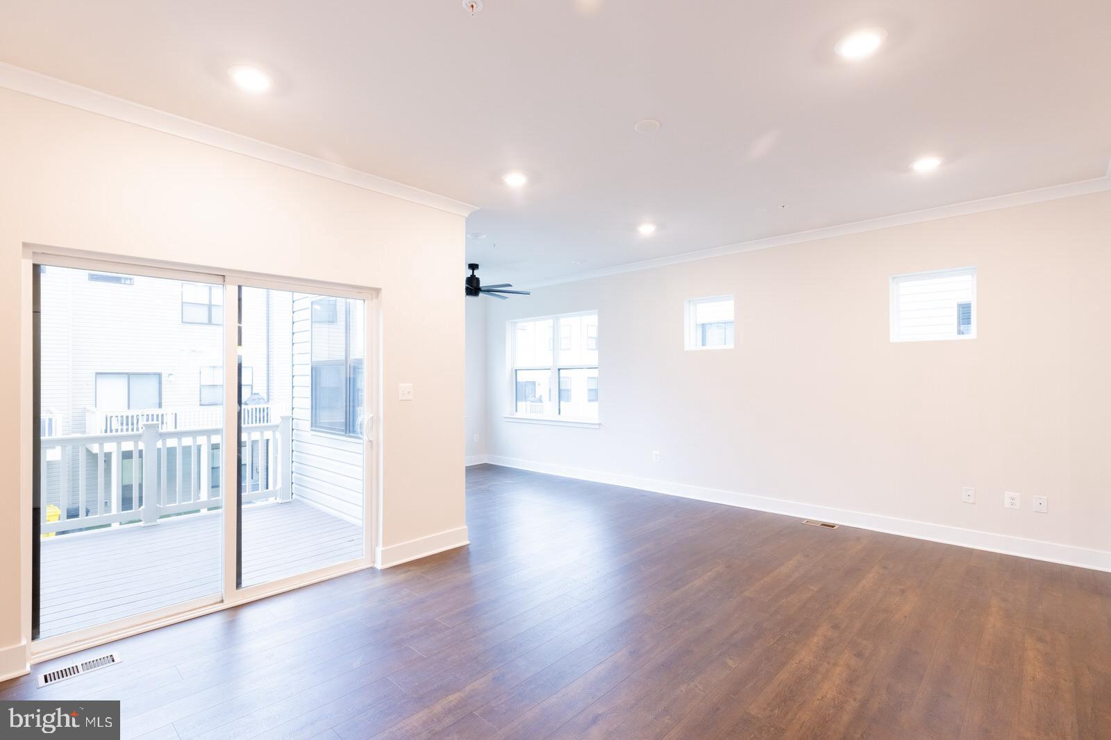 TANYARD SHORES - Residential