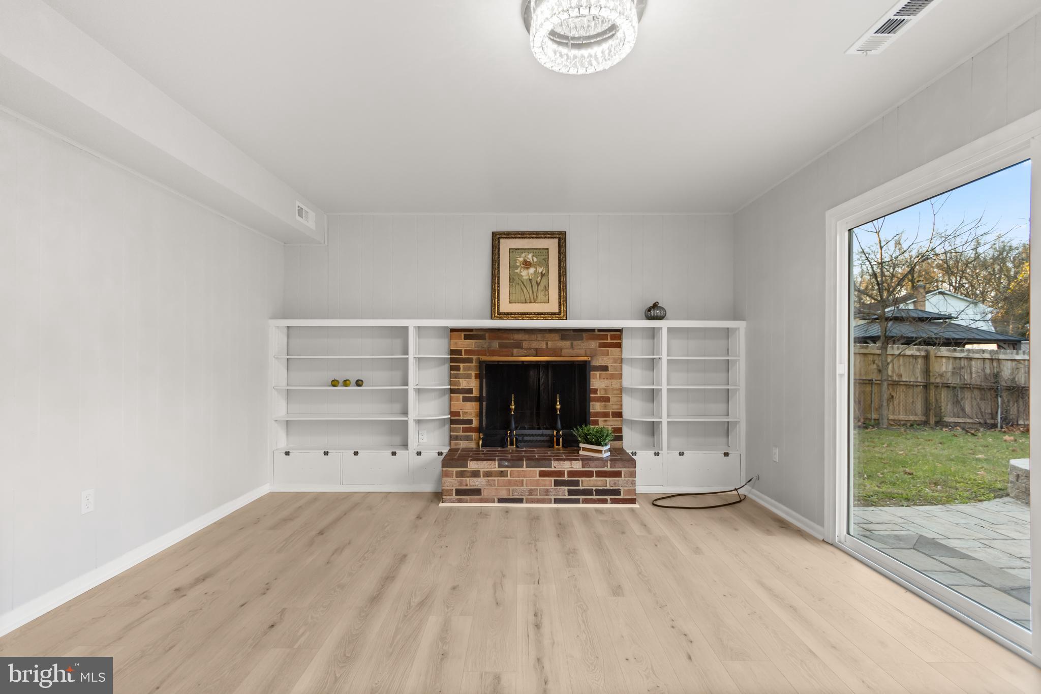 NORTHAMPTON - Residential