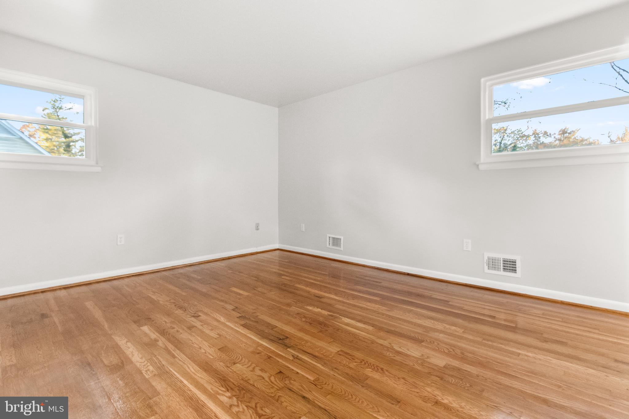 NORTHAMPTON - Residential