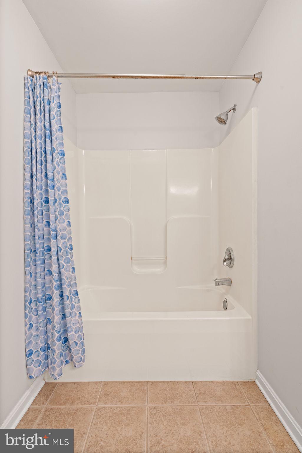 SUNNING HILLS - Residential