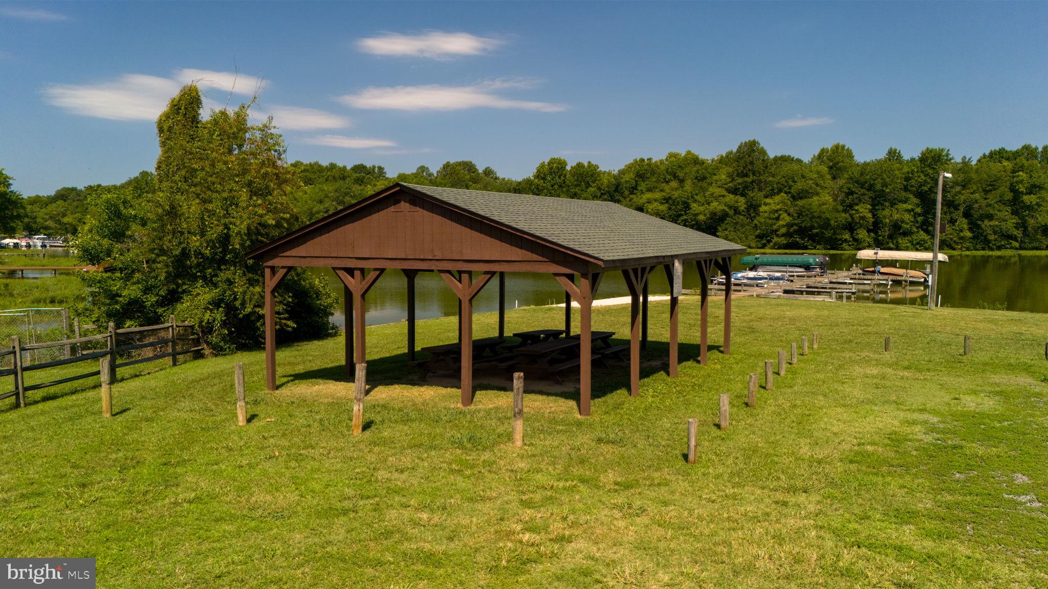 SUNNING HILLS - Residential