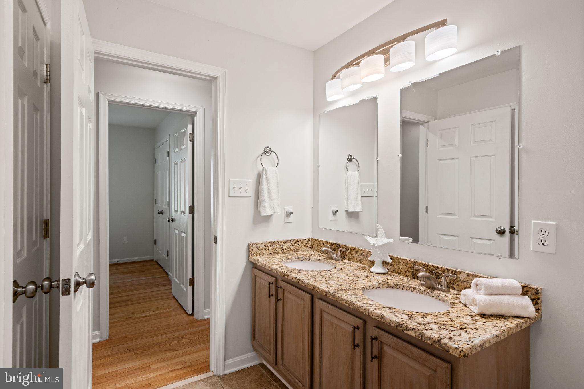 SUNNING HILLS - Residential