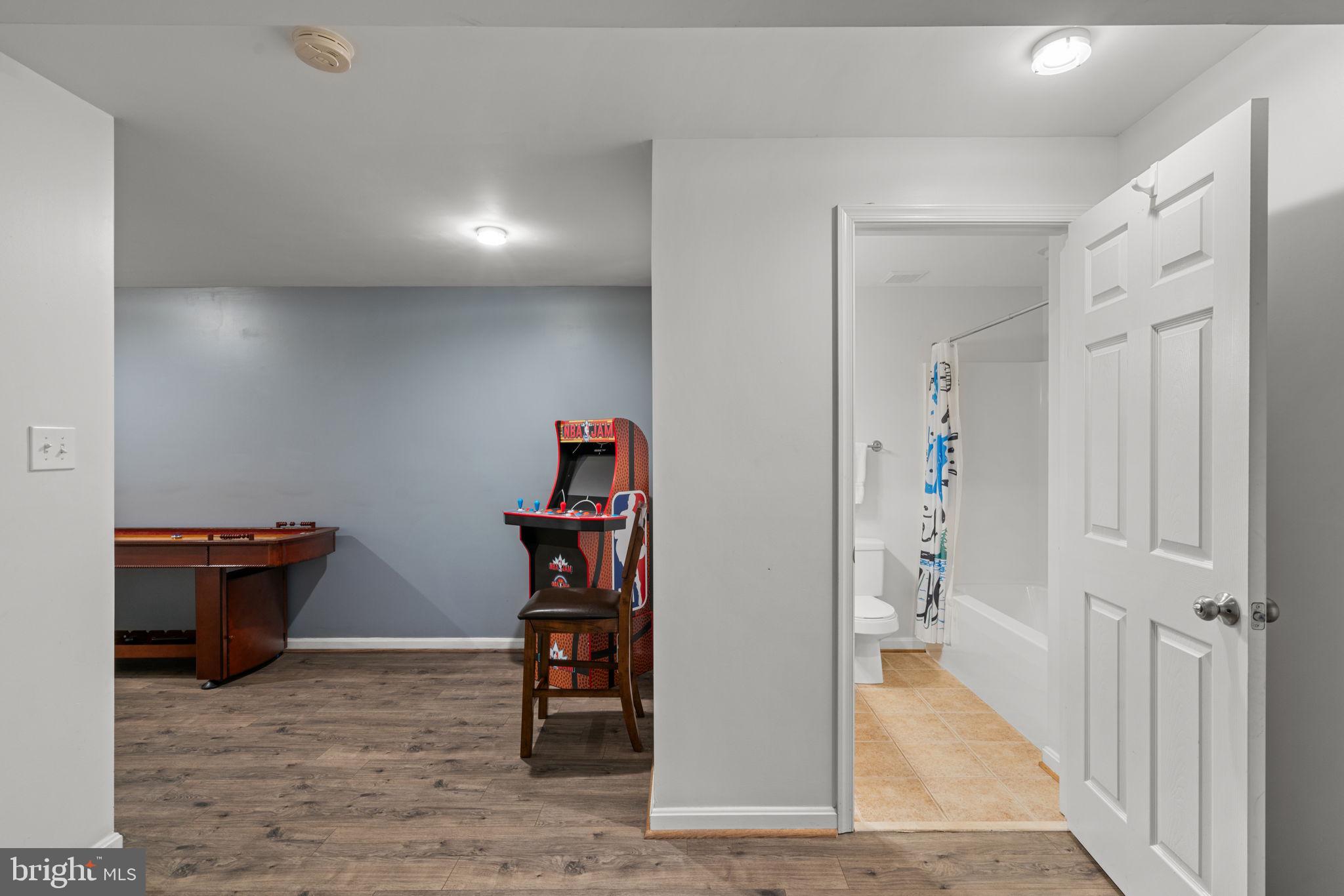 SUNNING HILLS - Residential